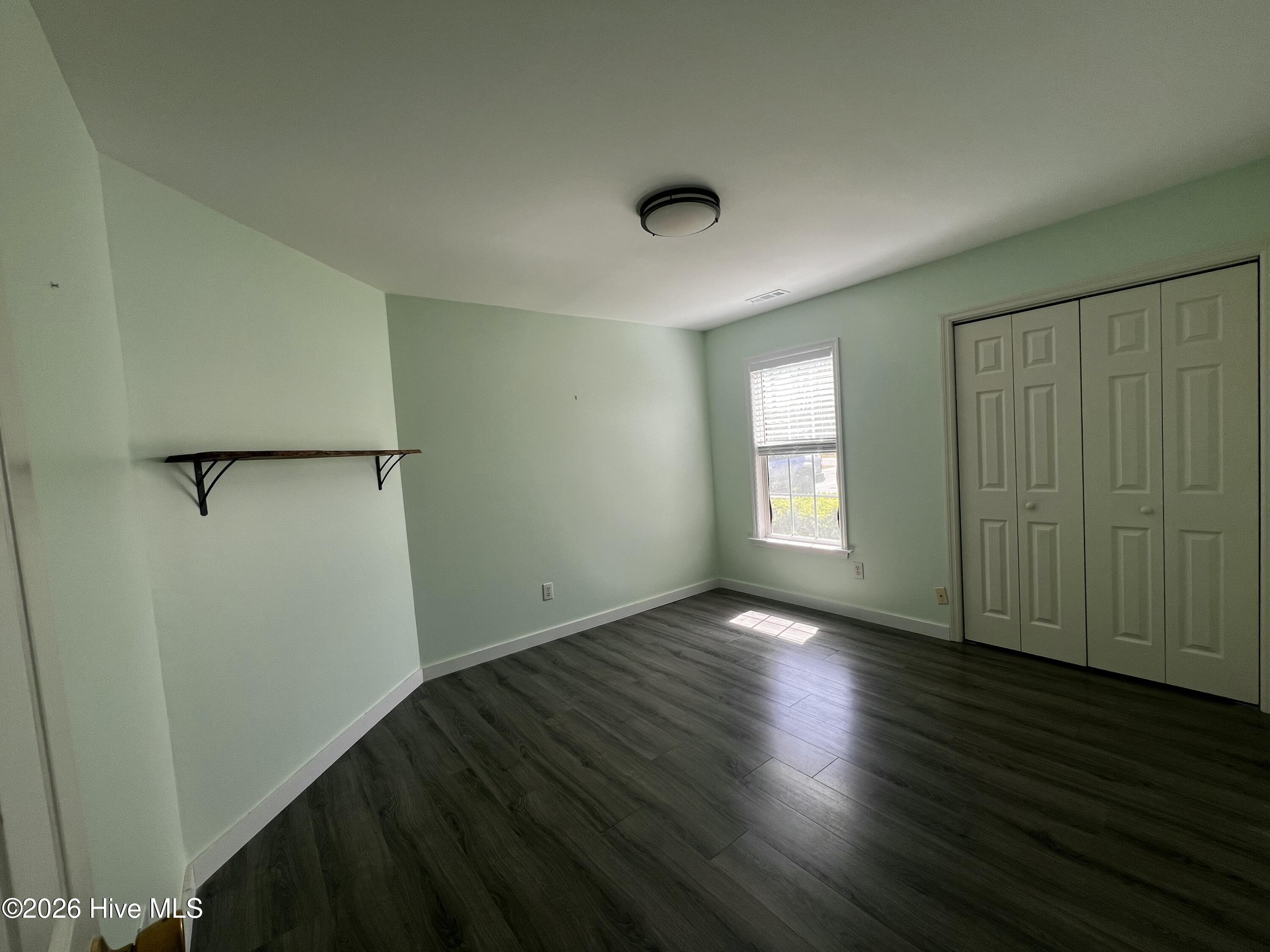 100565379 | Photo 11