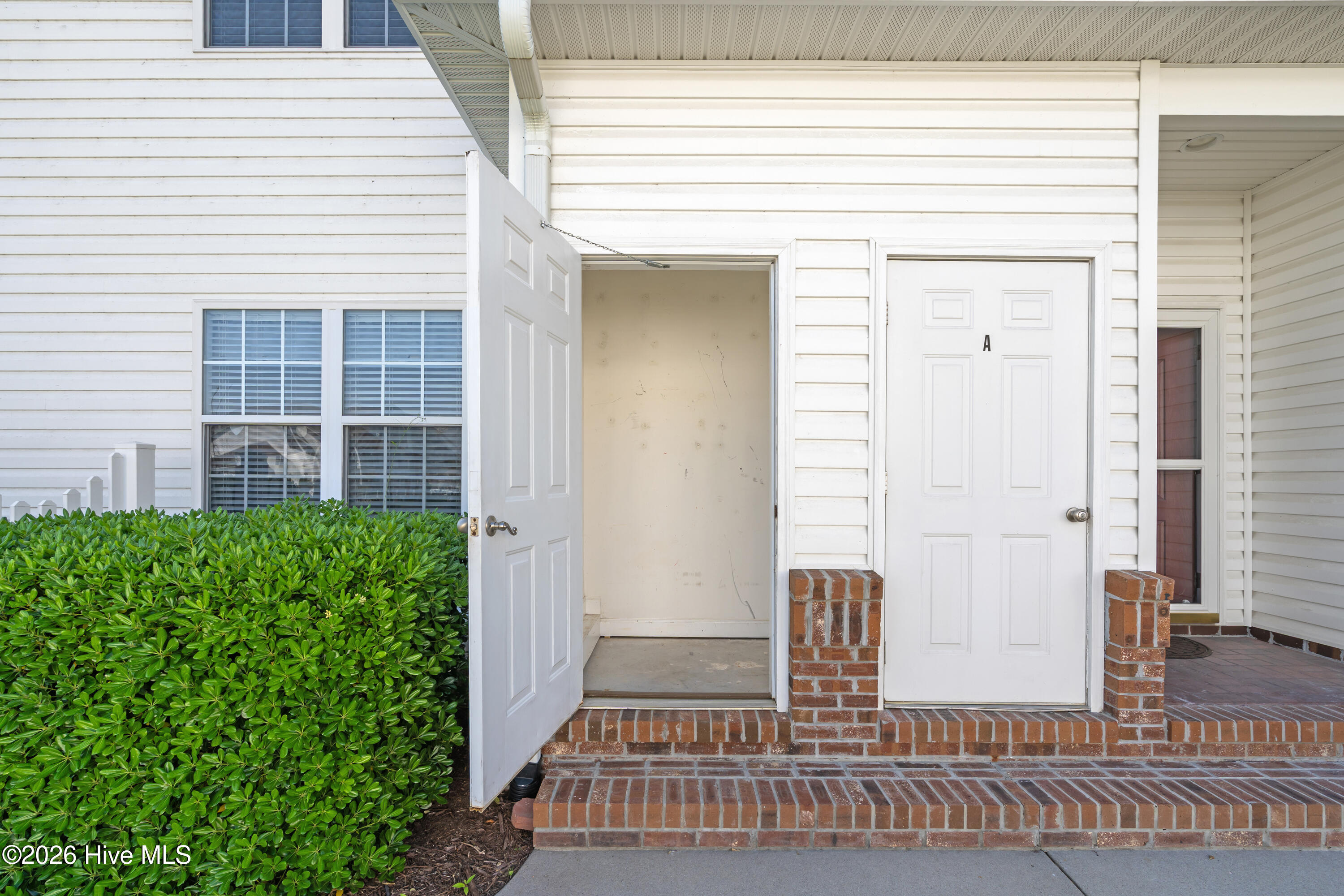 100567546 | Photo 27