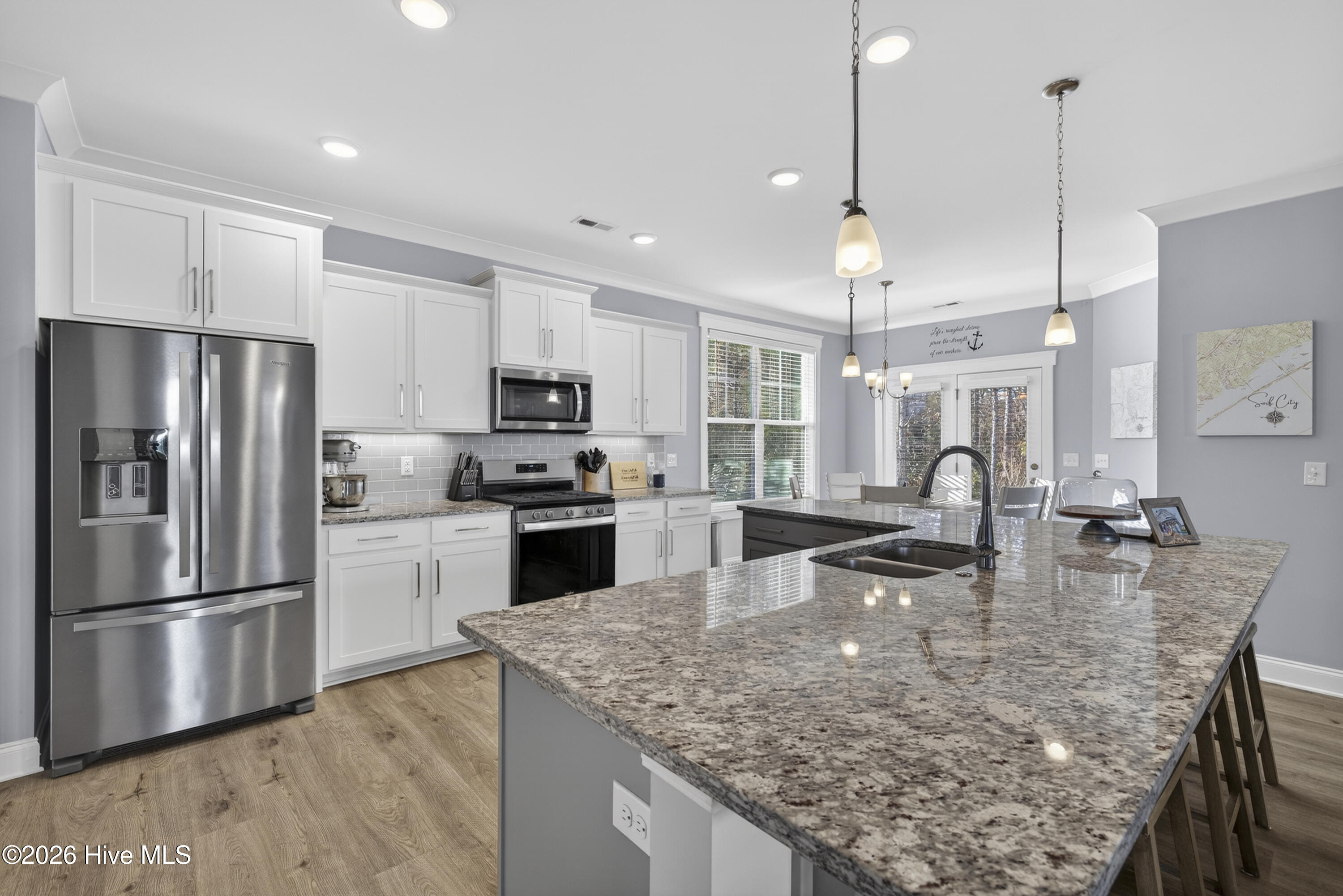 100548256 | Photo 14