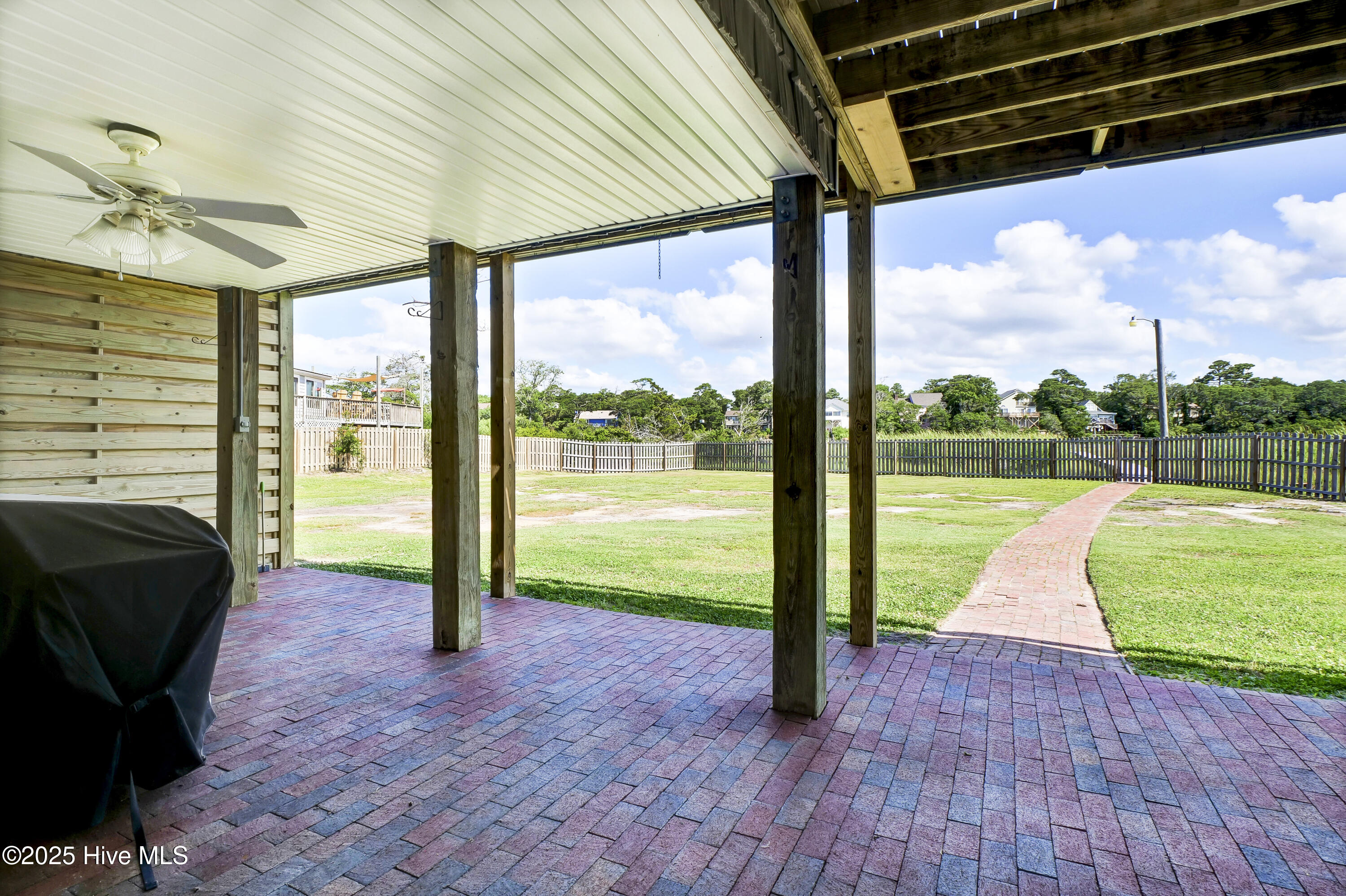 100539598 | Photo 32