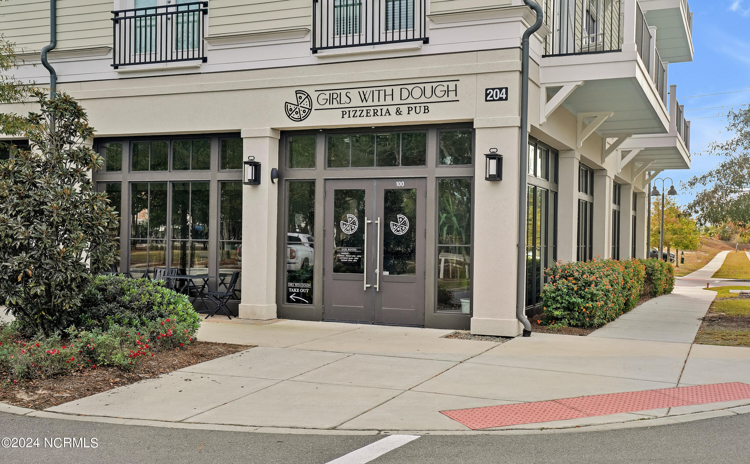 100543550 | Photo 41