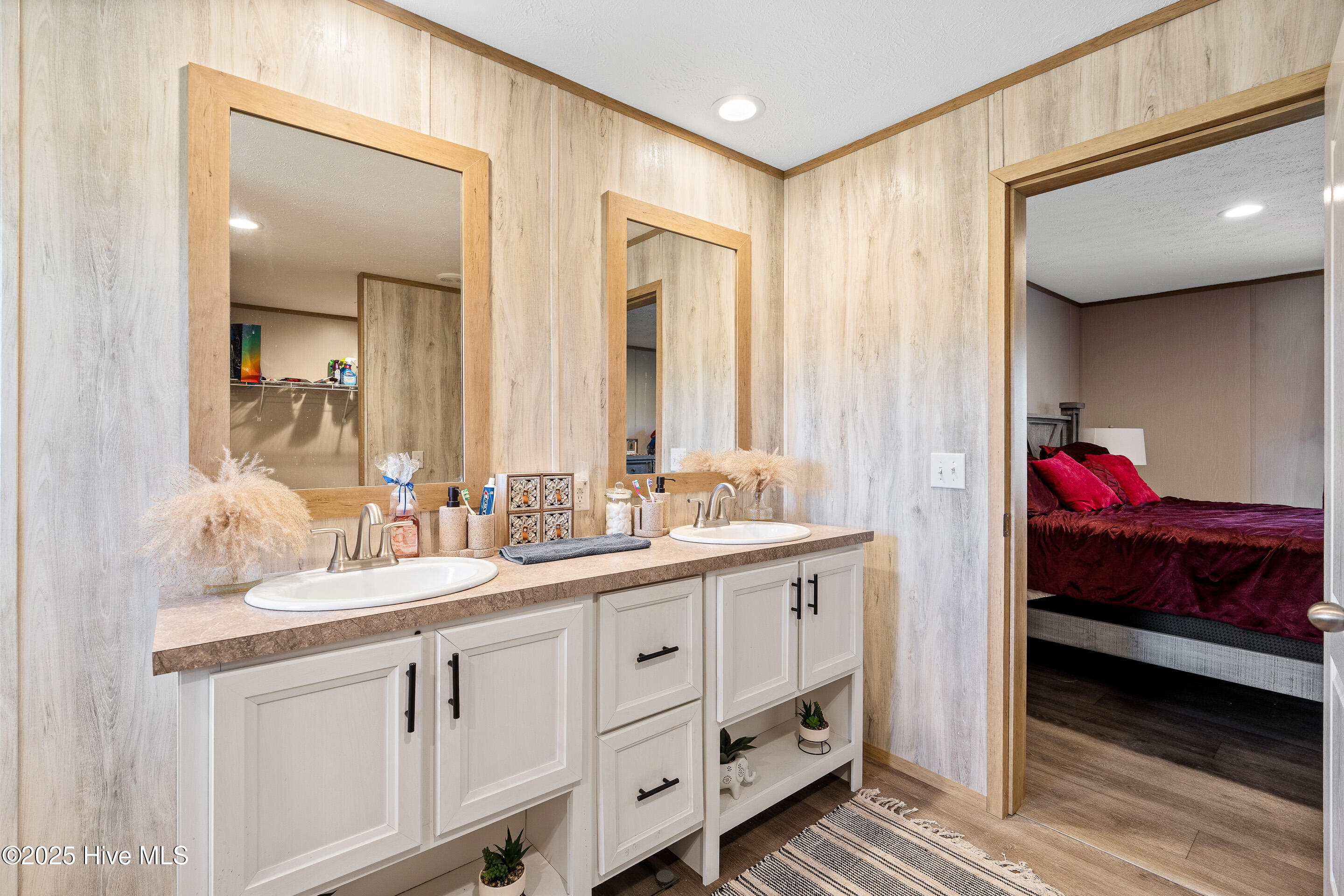 100541074 | Photo 26