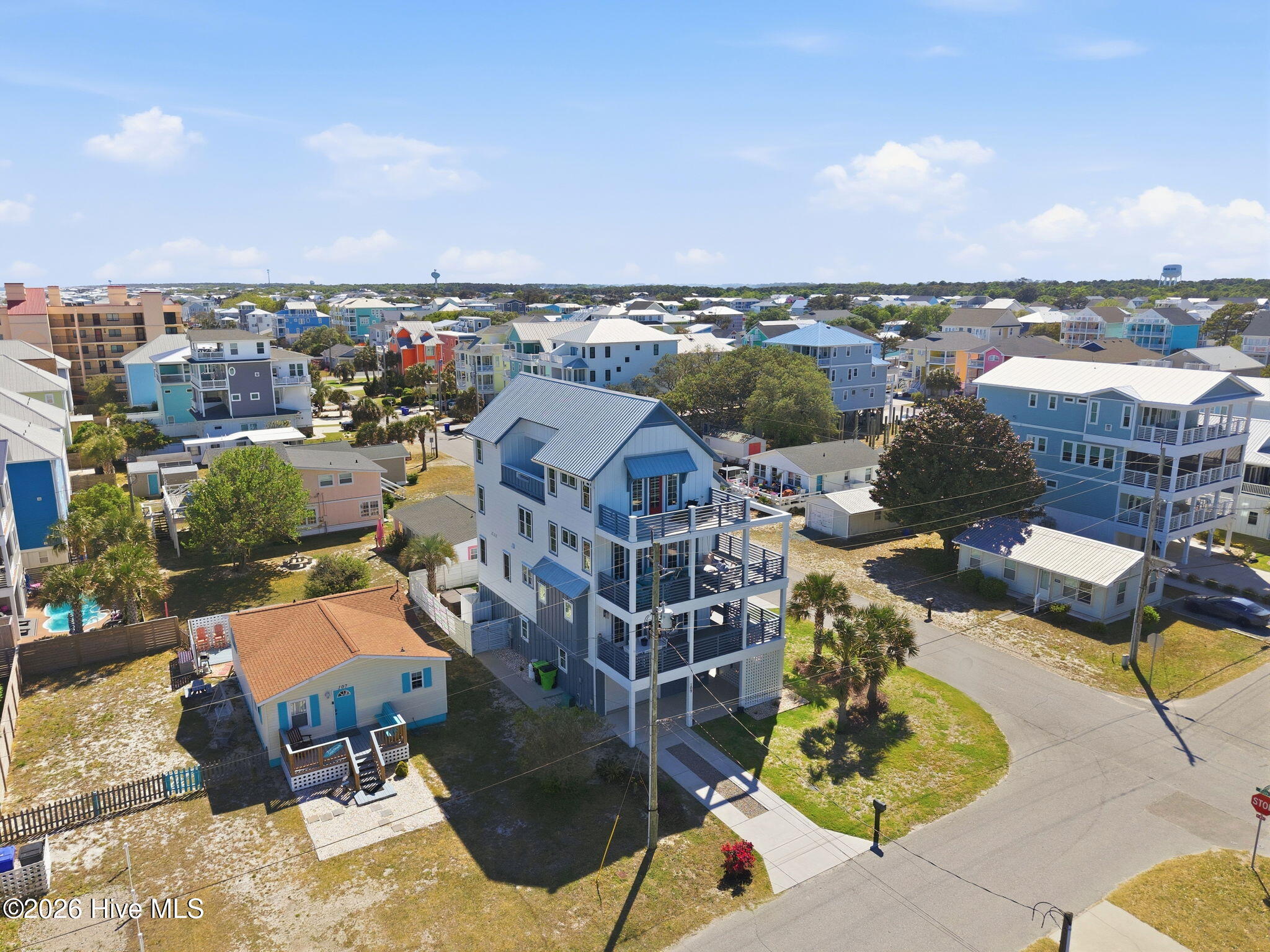 100570056 | Photo 77