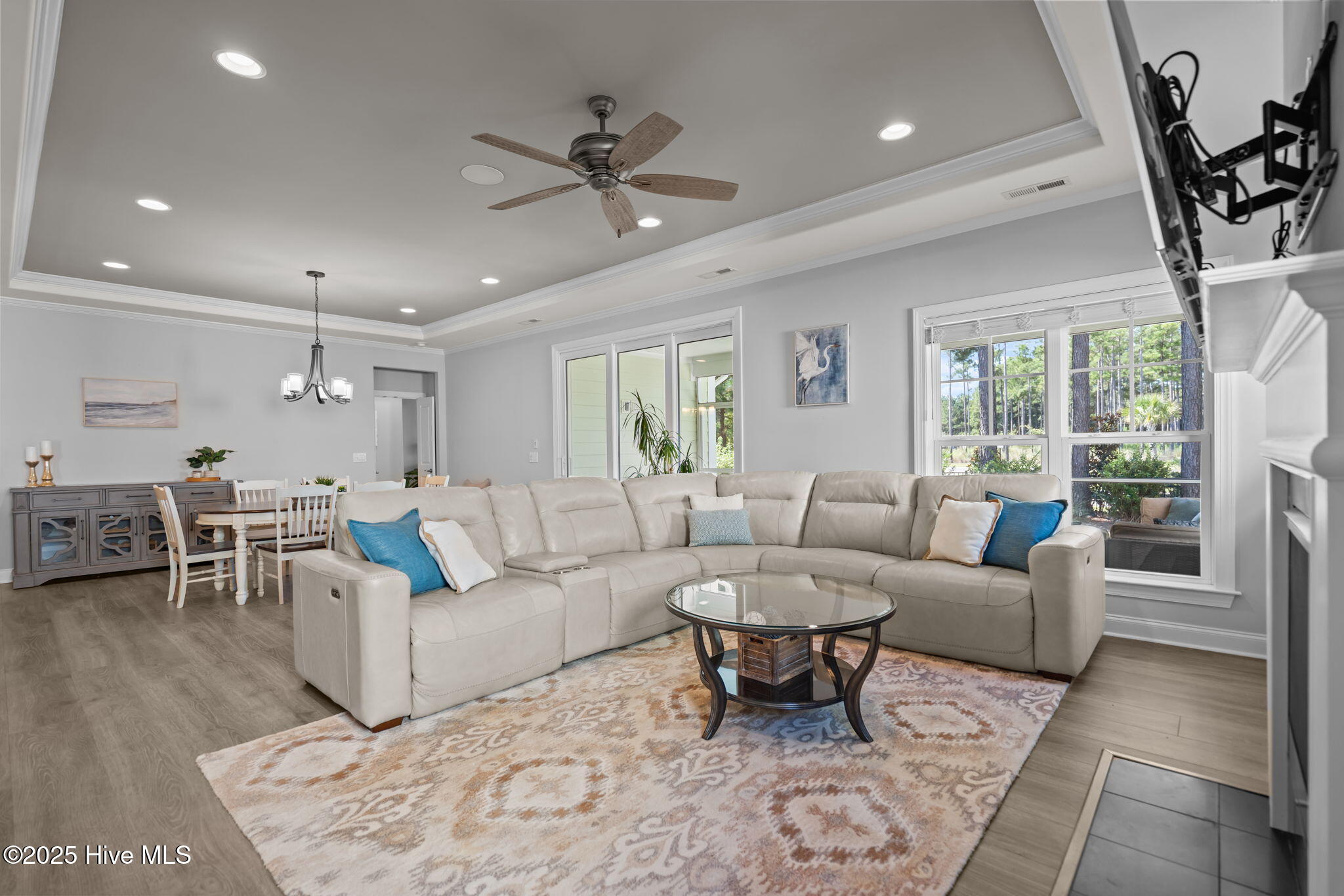 100532627 | Photo 18