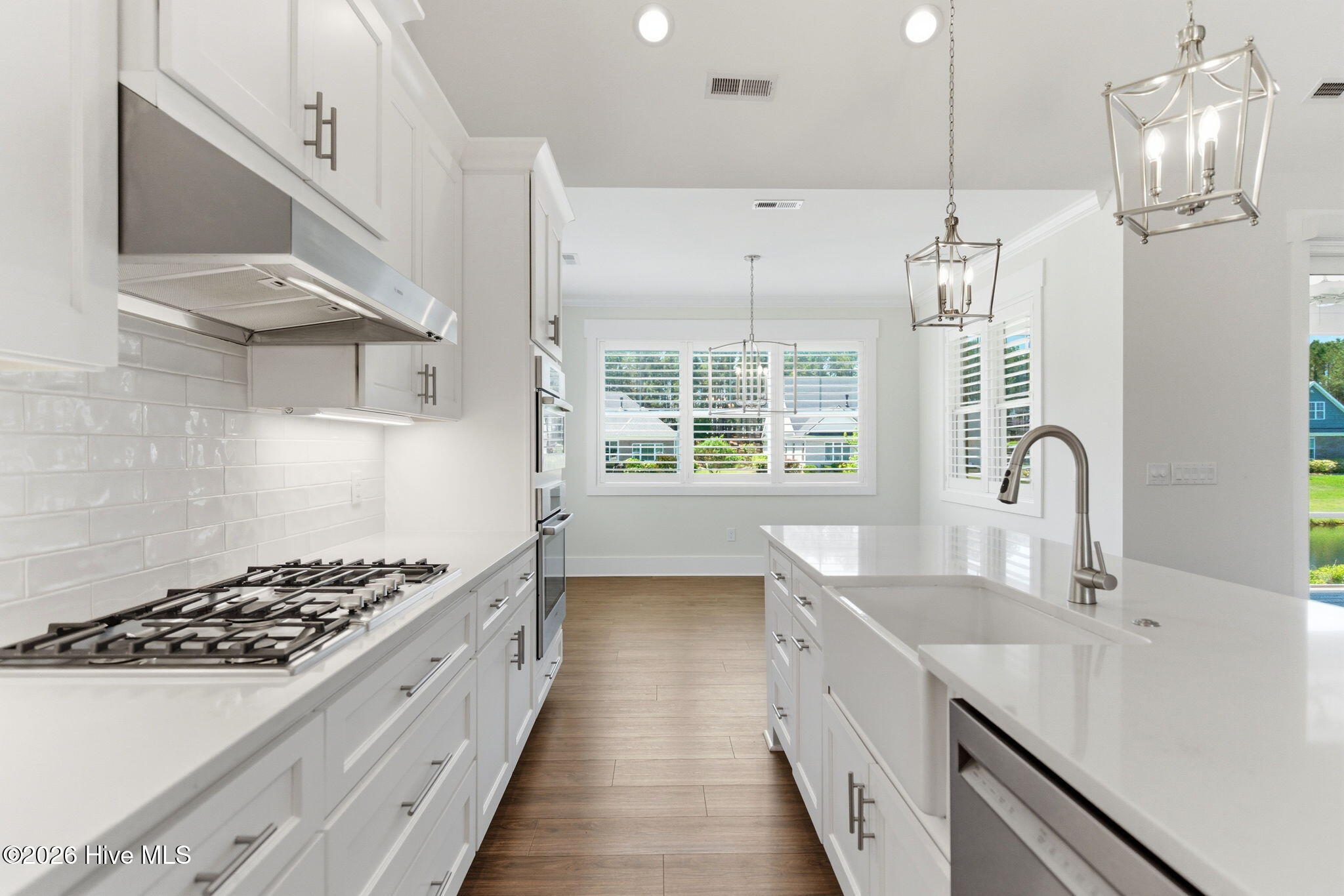 100543119 | Photo 21