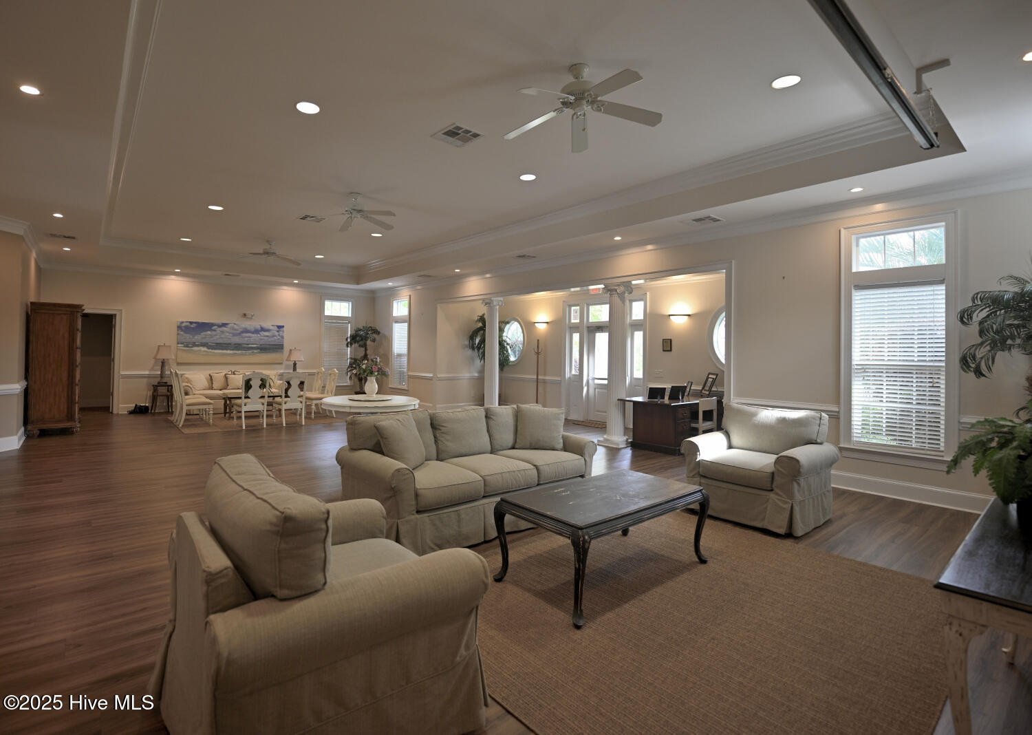 100503609 | Photo 34