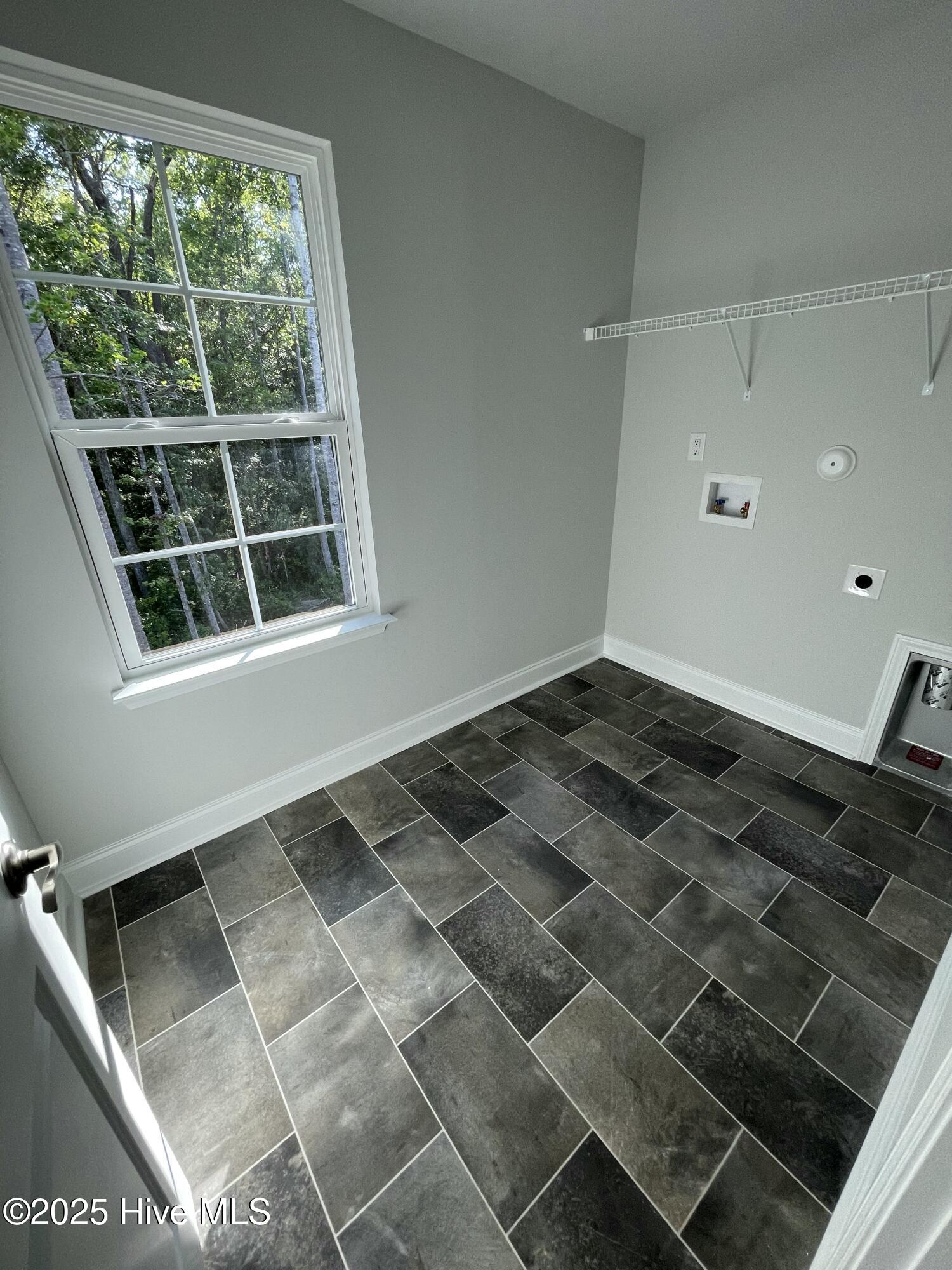 100422269 | Photo 56