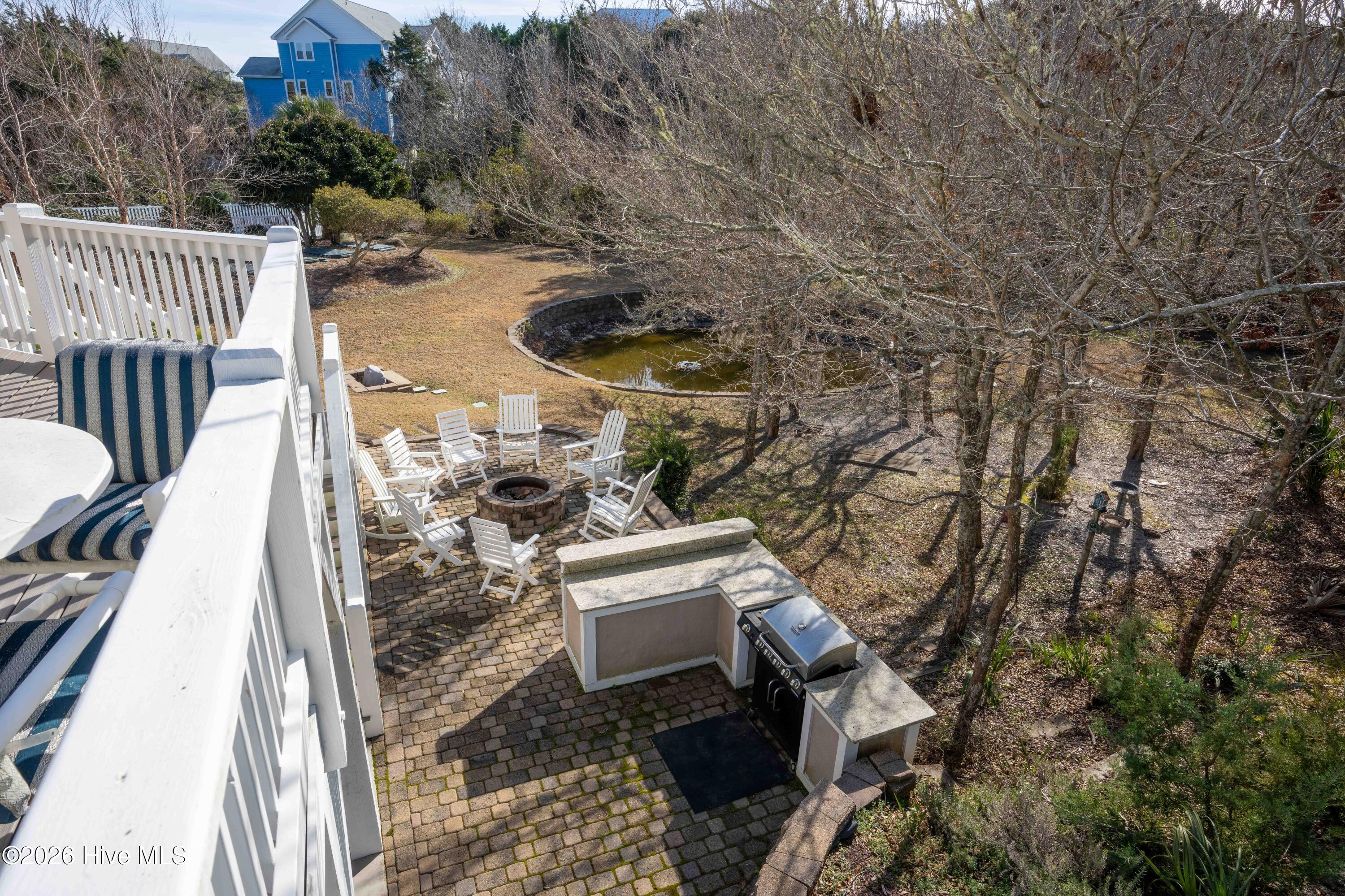 100549111 | Photo 25