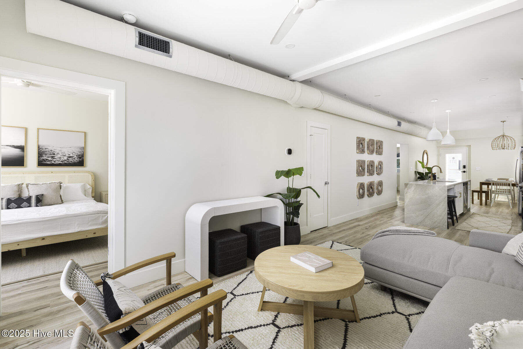 100503113 | Photo 16