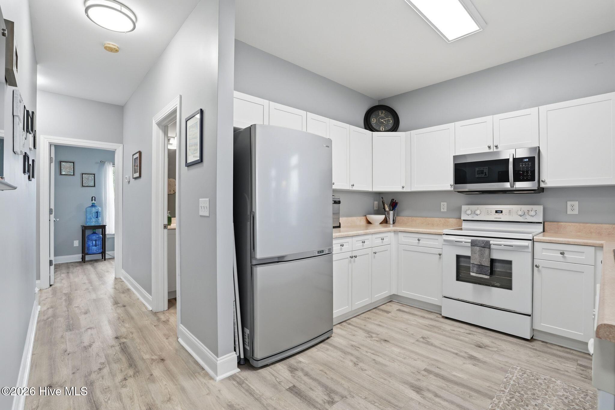 100558229 | Photo 25