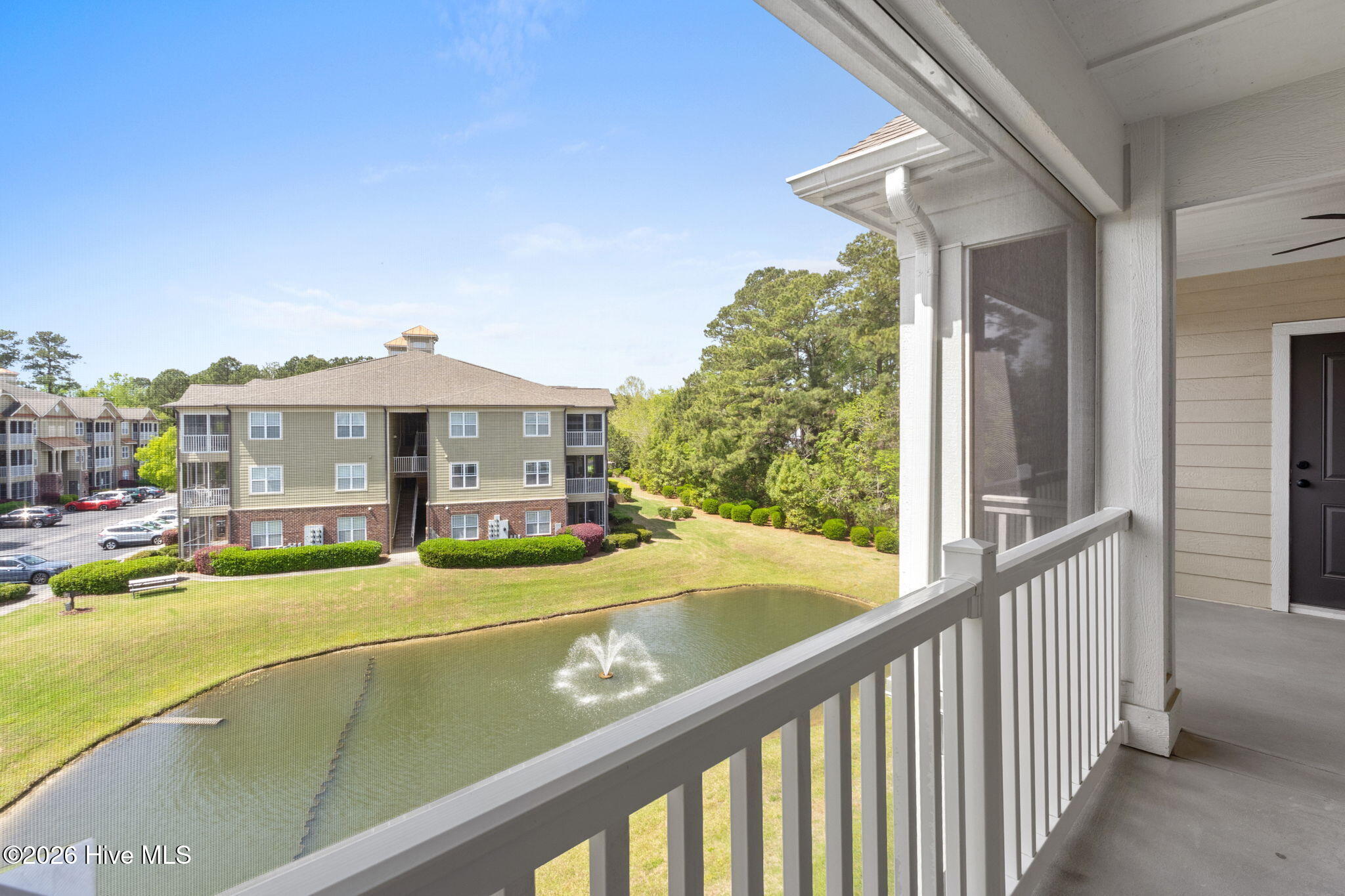 100566084 | Photo 23