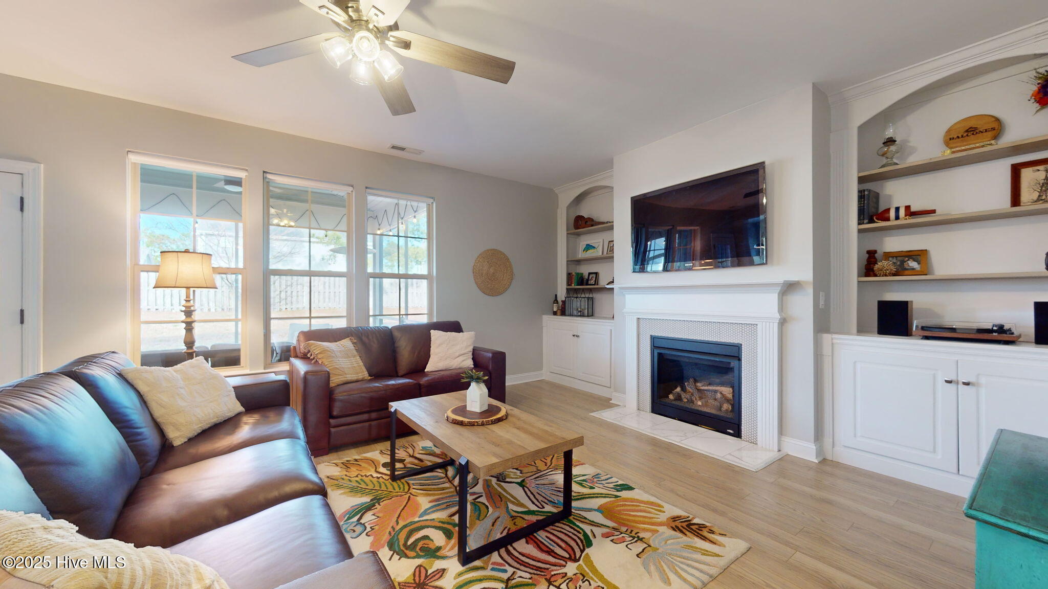 100530169 | Photo 28