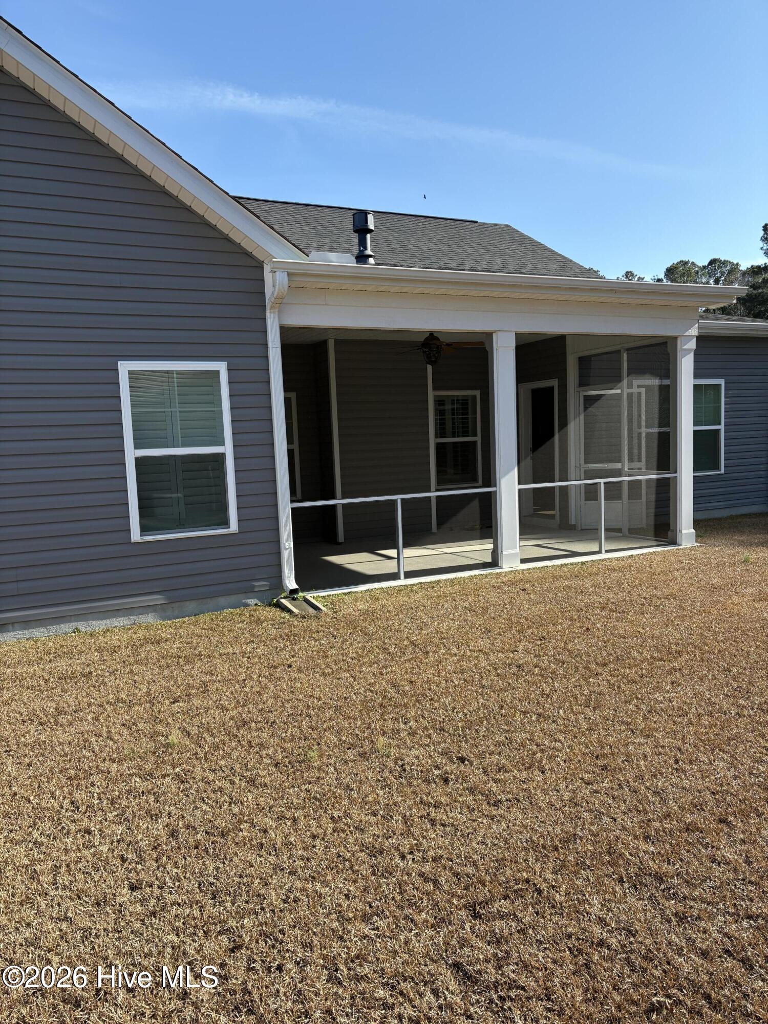 100563283 | Photo 43