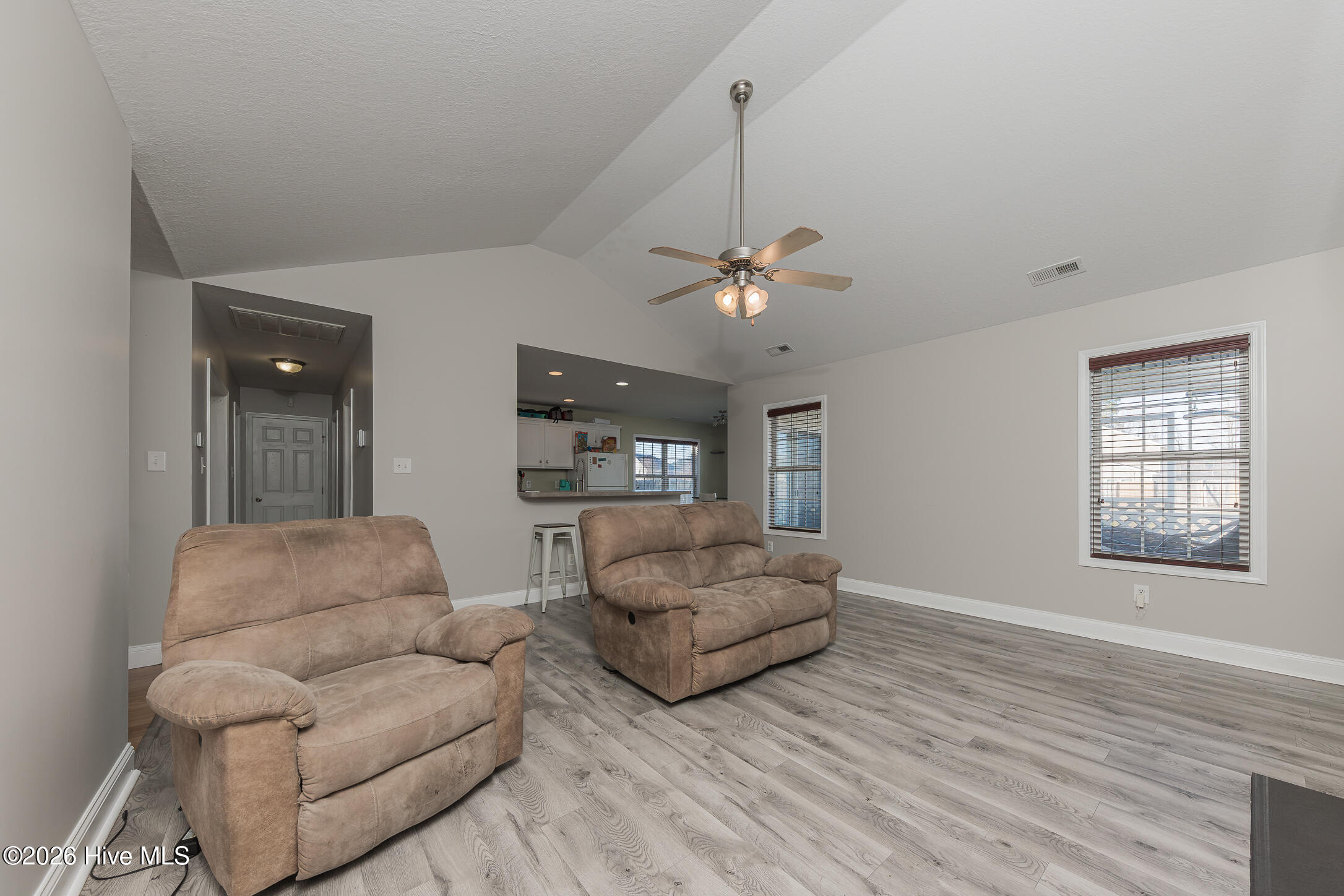 100550333 | Photo 18