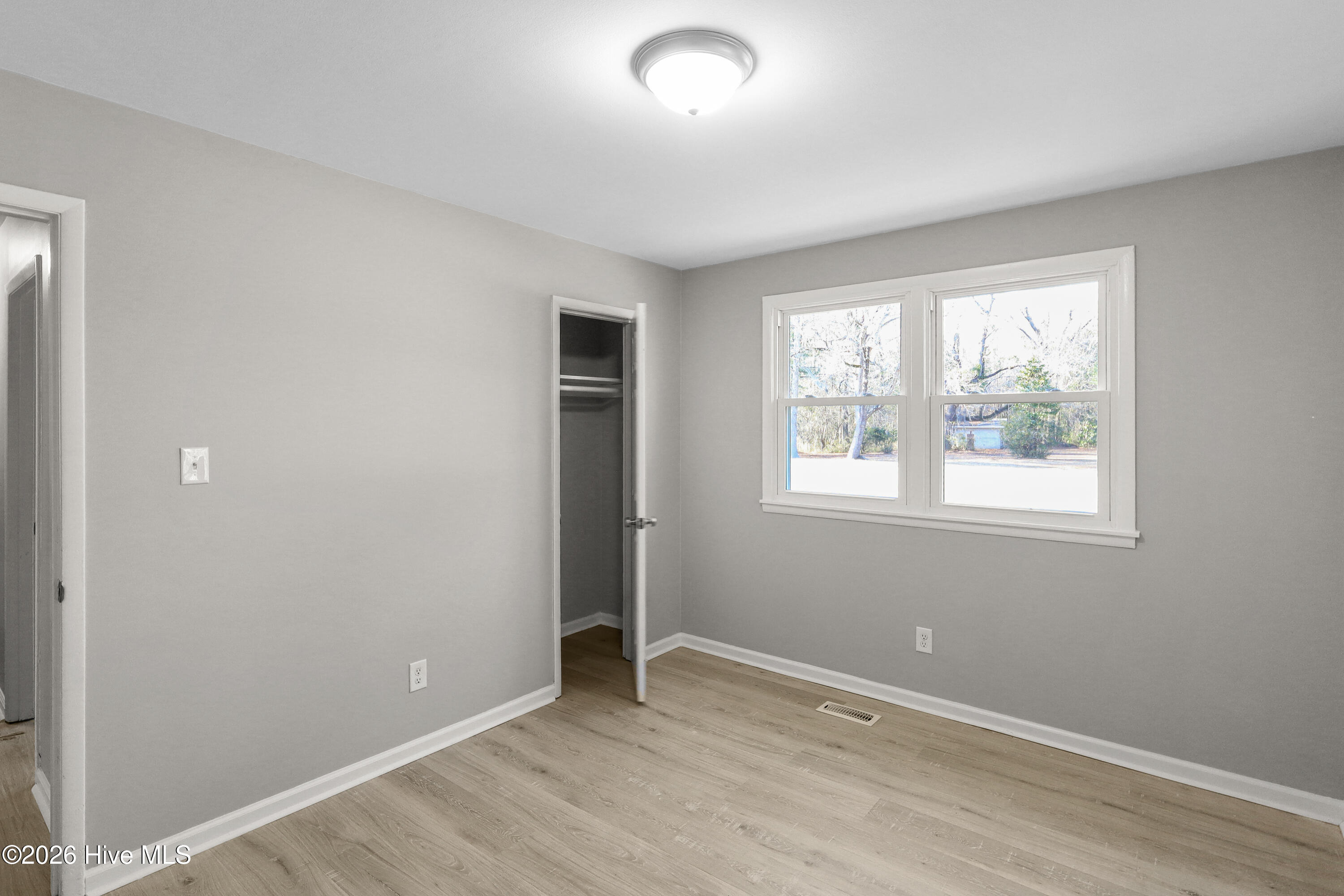 100553720 | Photo 24