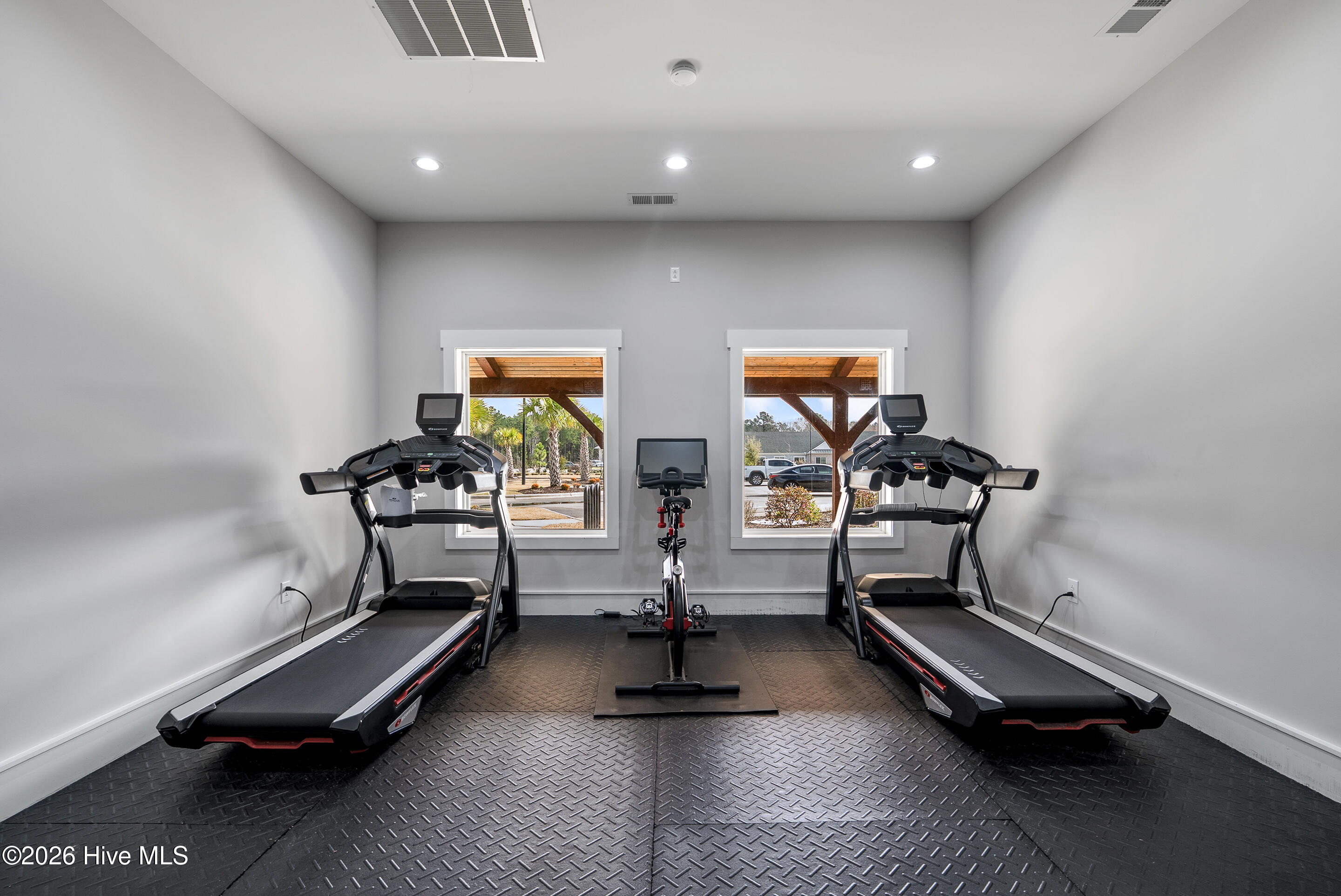 100559737 | Photo 52