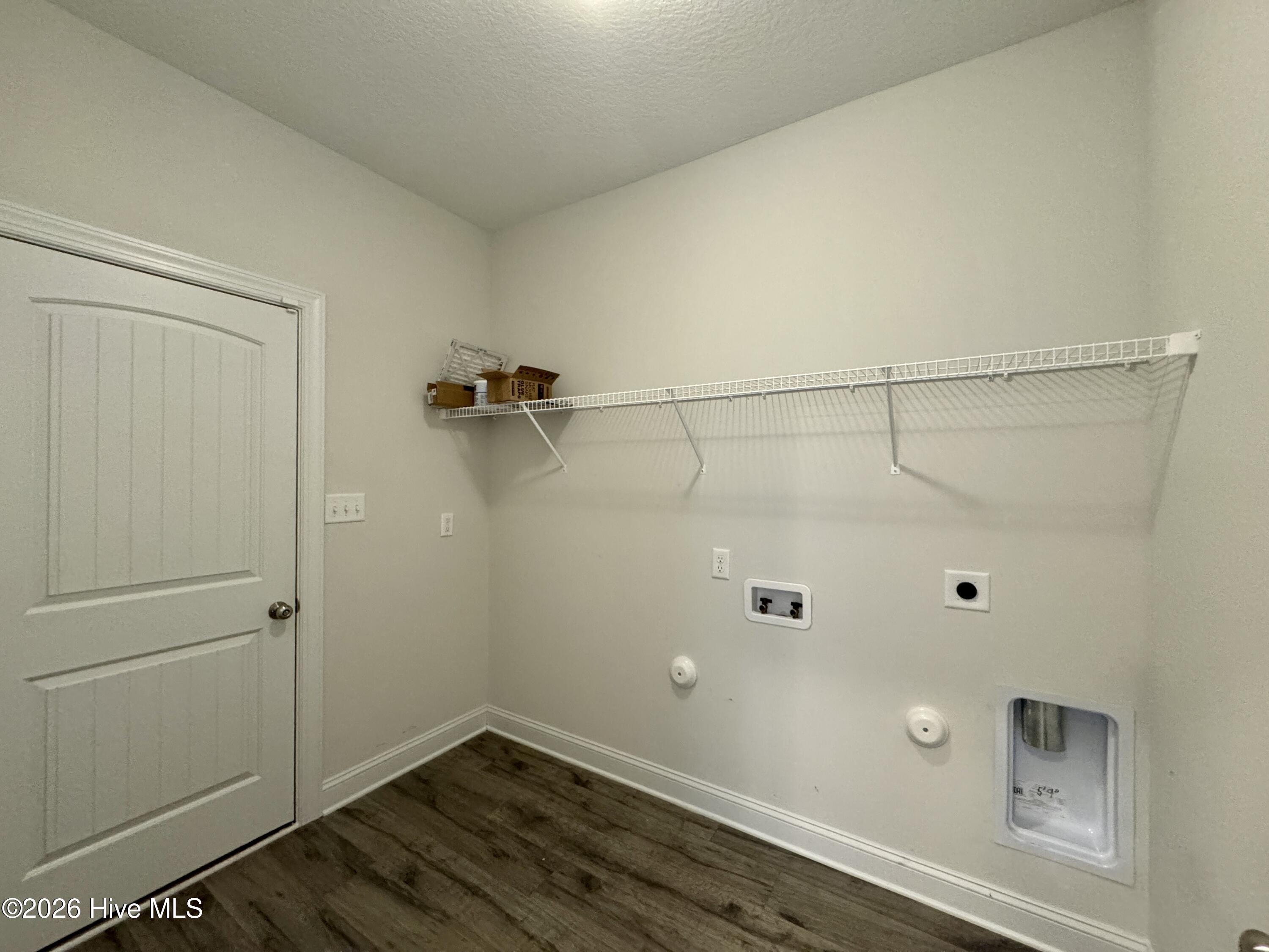 100555897 | Photo 14