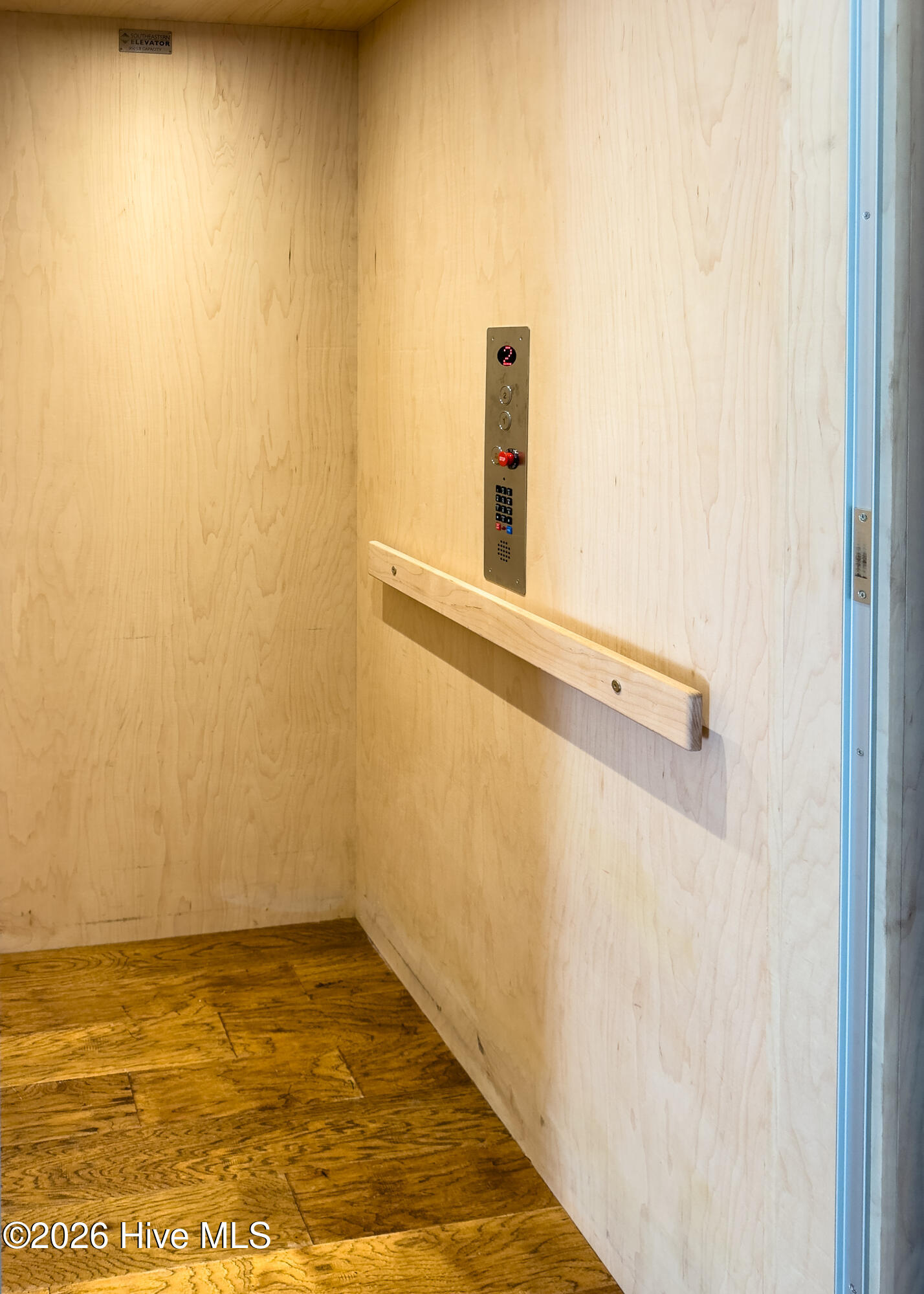 100550882 | Photo 58