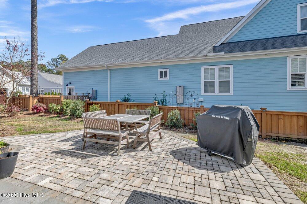 100561379 | Photo 51