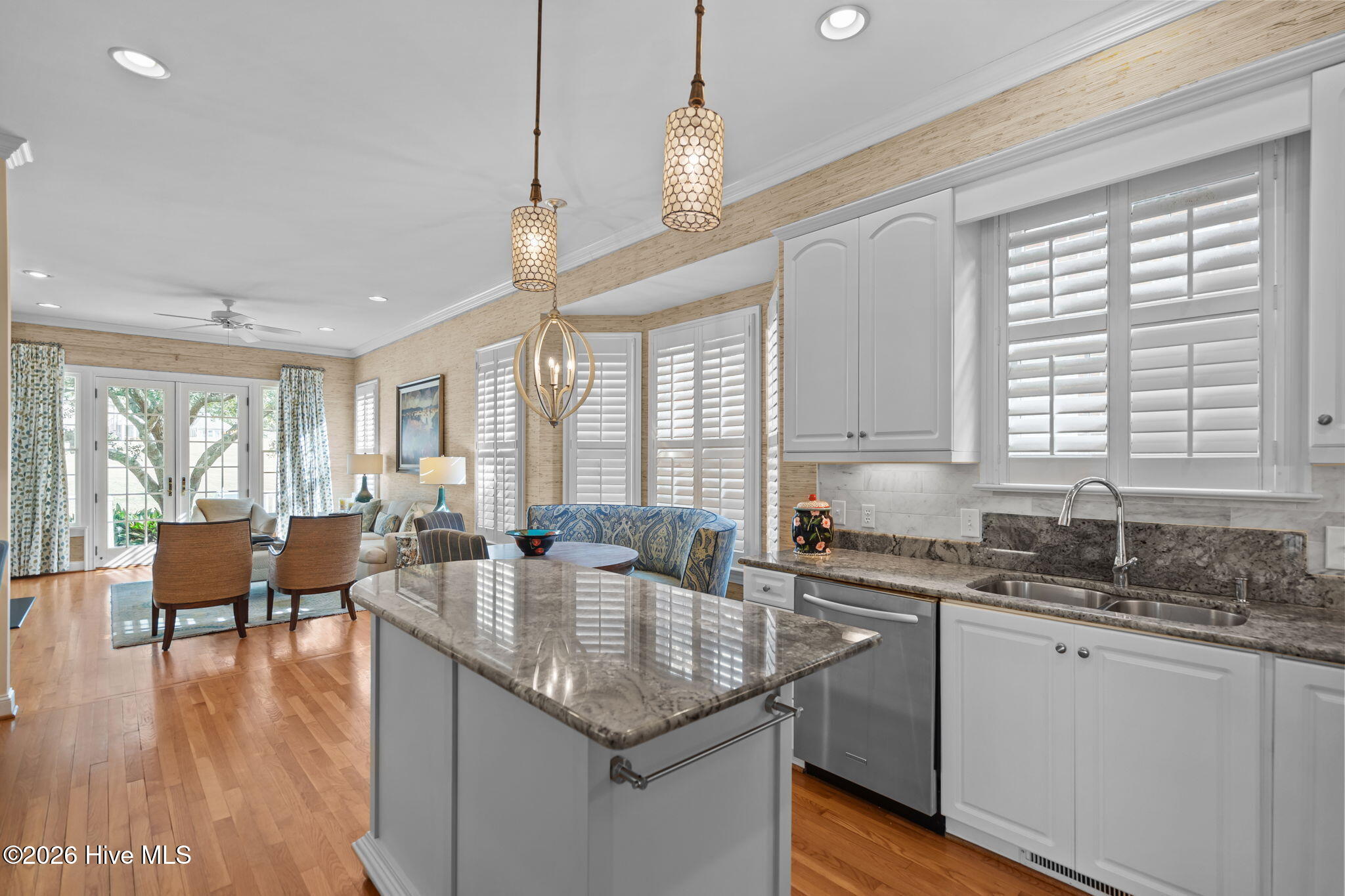 100554468 | Photo 13