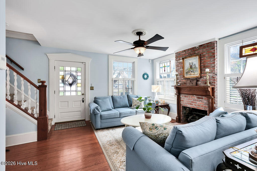 100563749 | Photo 13