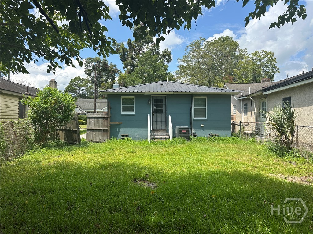3rd image of 112 Norton St, Savannah, GA 31415 | MLS# SA363369