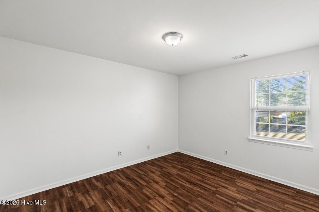 100547595 | Photo 13