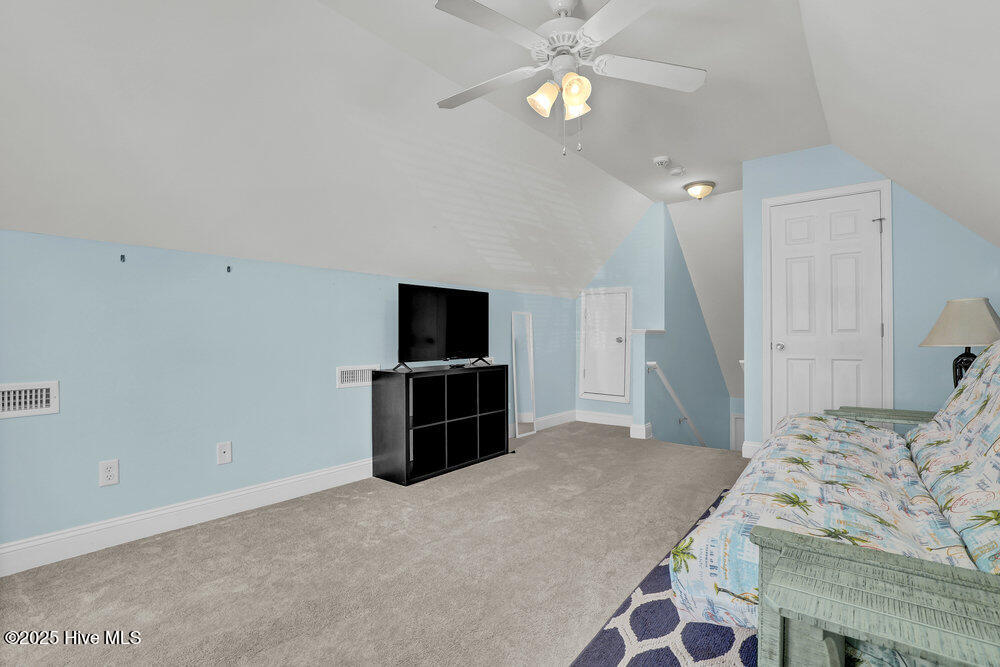 100532845 | Photo 29