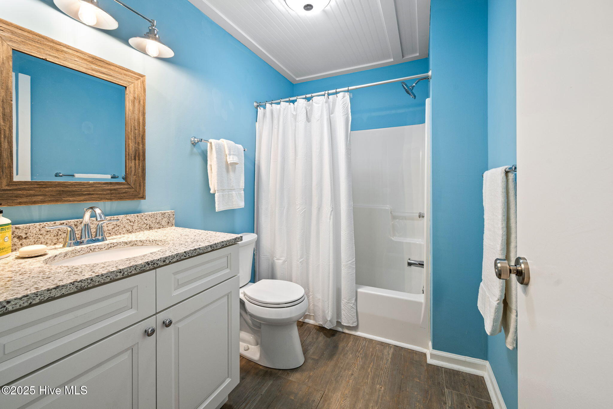 410 Forest Park Road 102, Wilmington, NC 28409 – photo 23: 23-web-or-mls-bath
