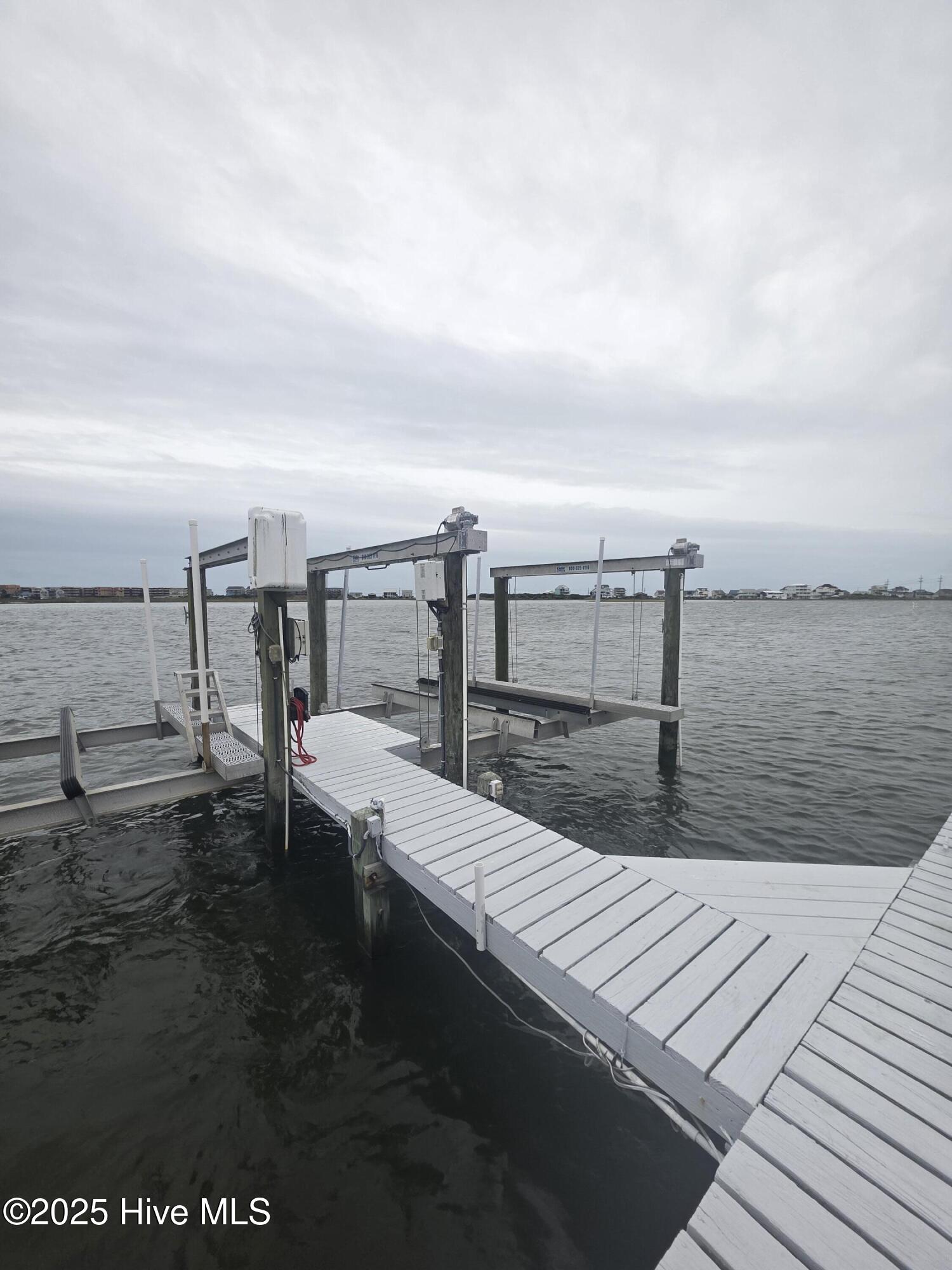 100535825 | Photo 13