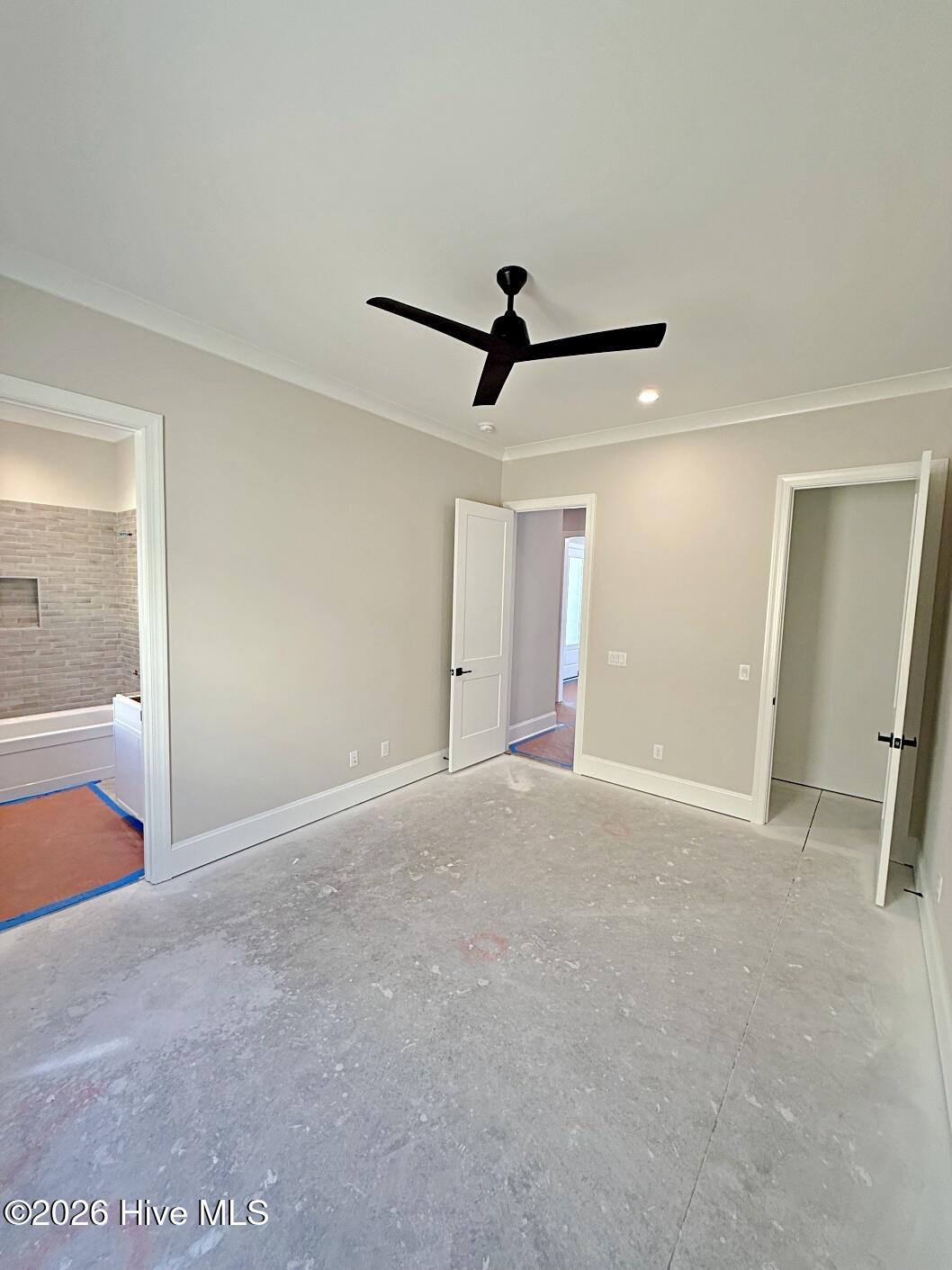 100537475 | Photo 44