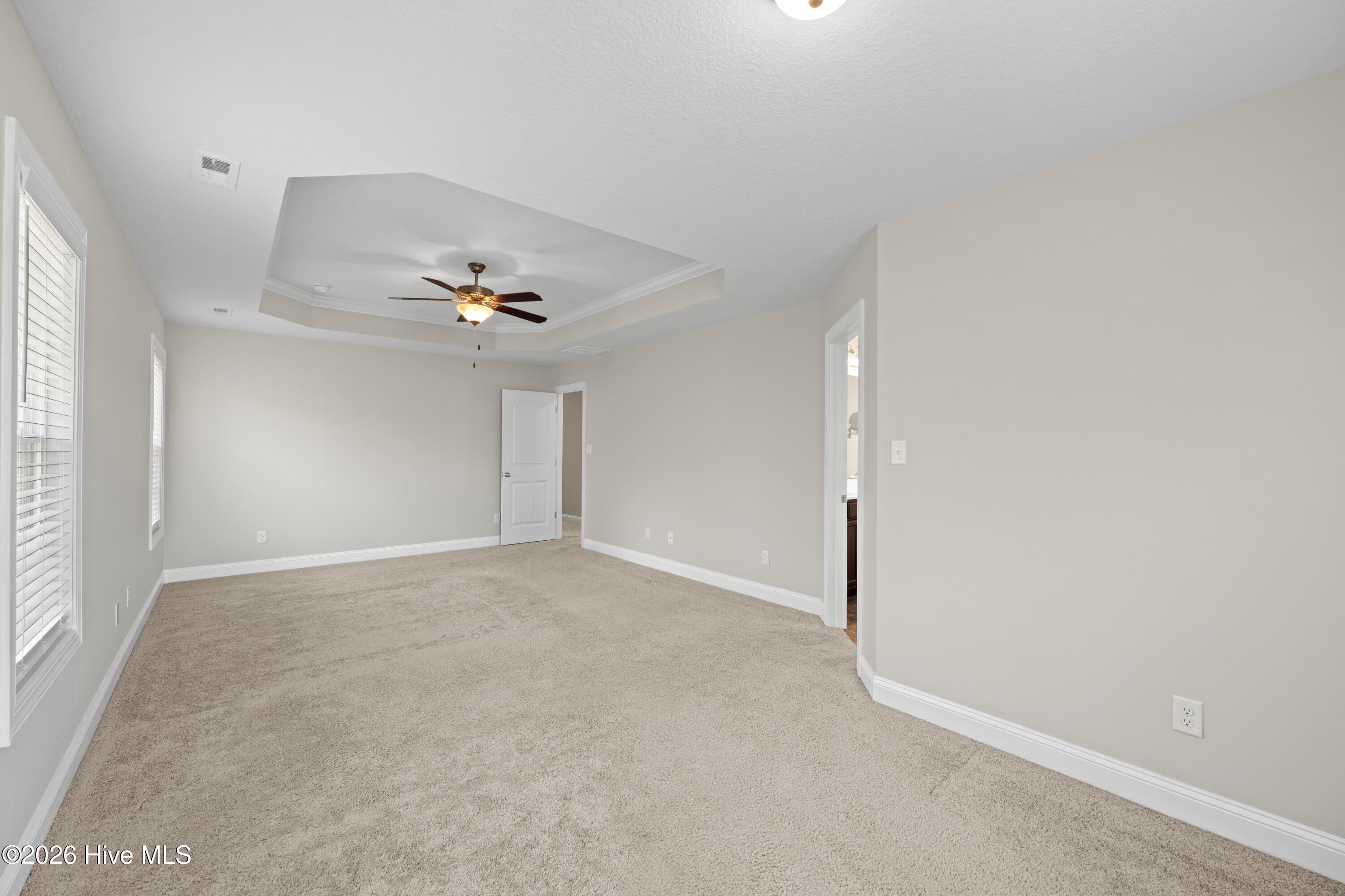 100561863 | Photo 22