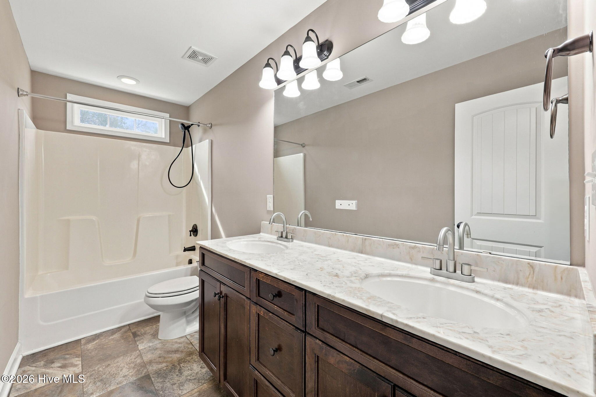 402 Kinroff Drive,Hubert