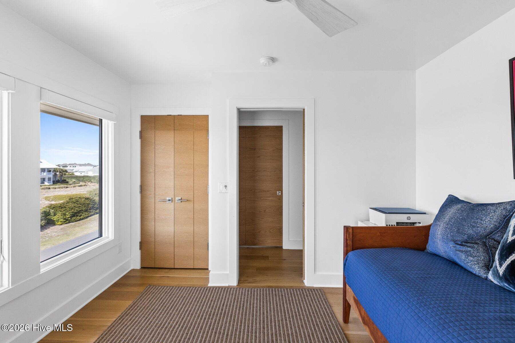 100560851 | Photo 38