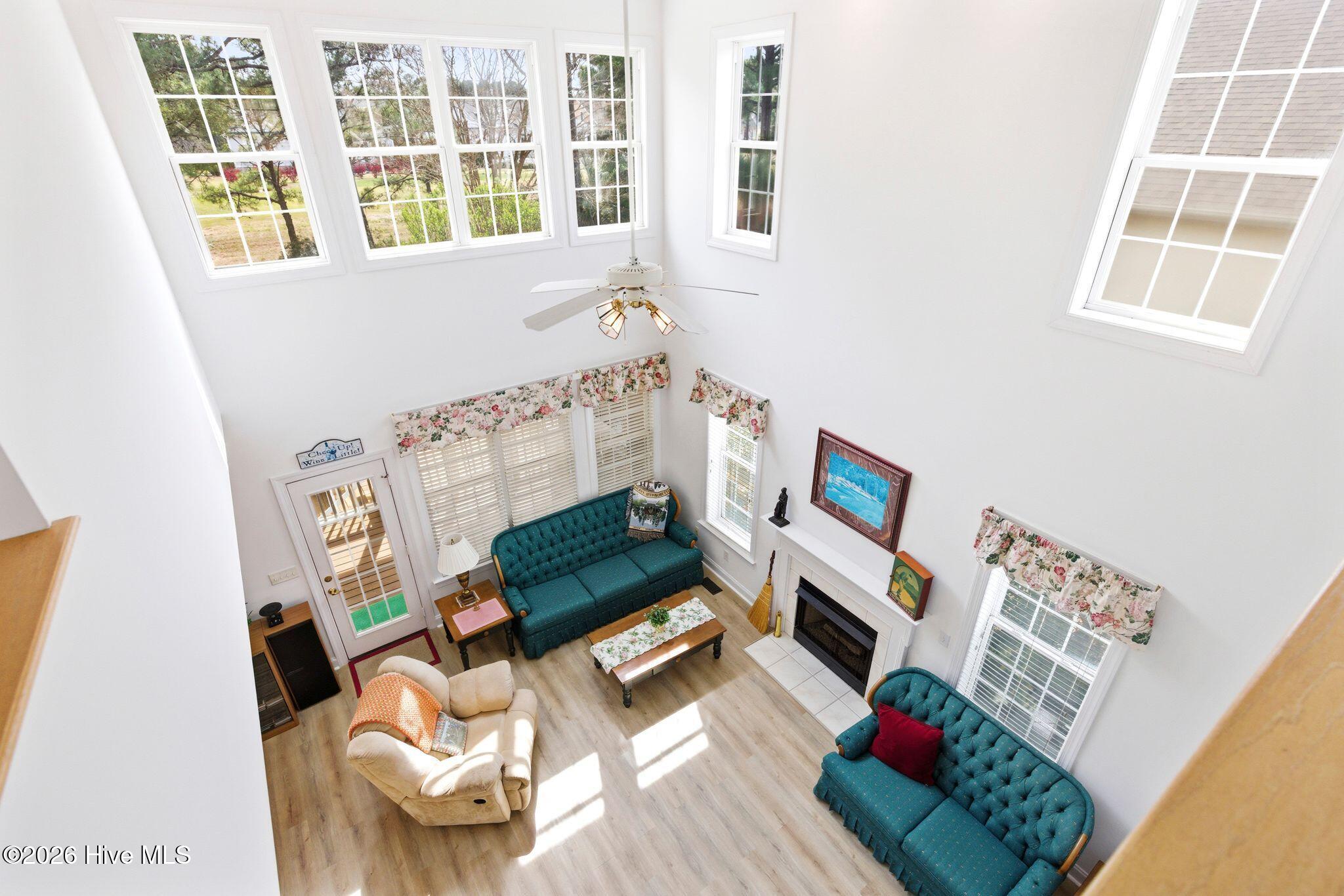 100564291 | Photo 42