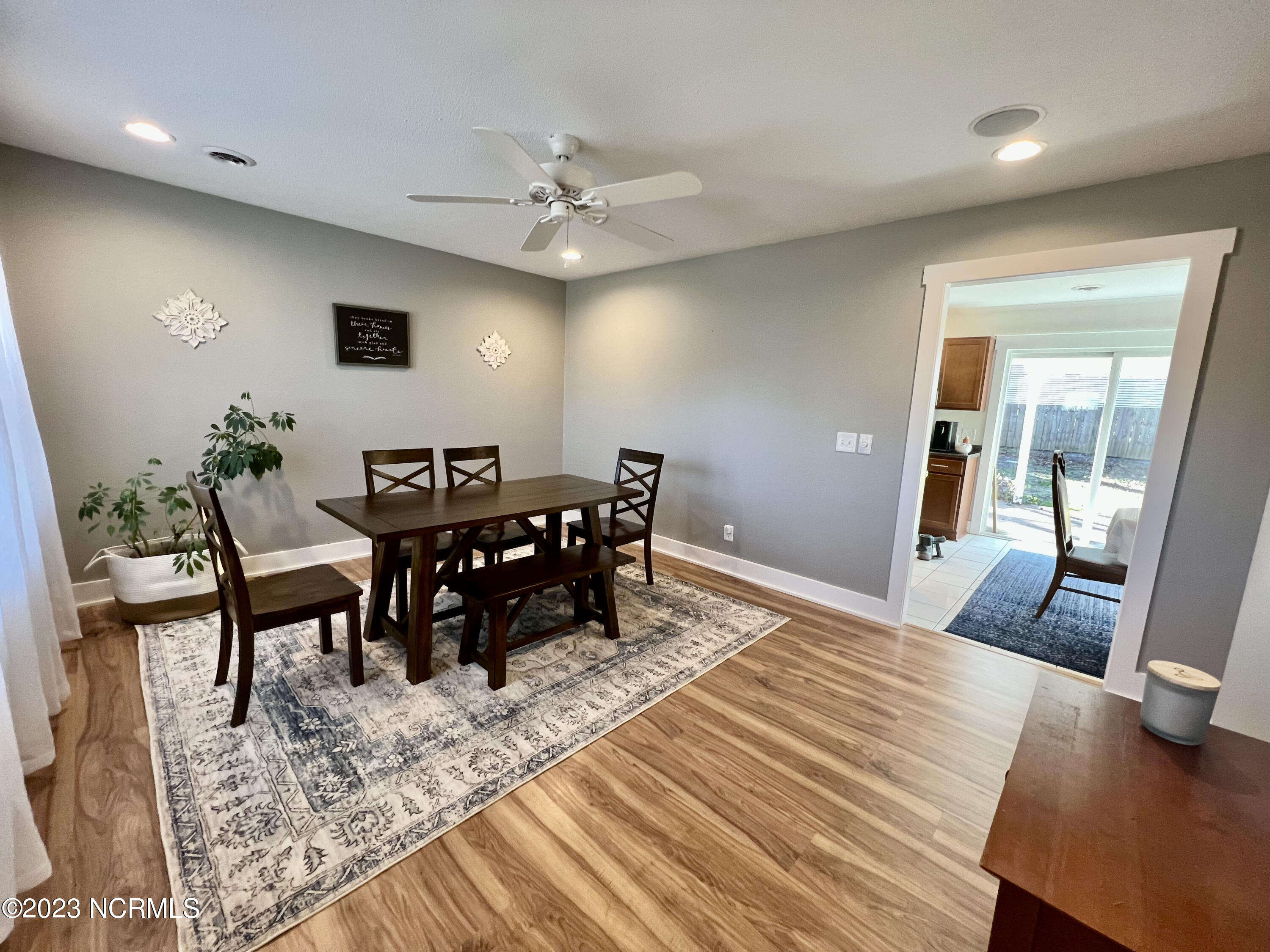 100555219 | Photo 16