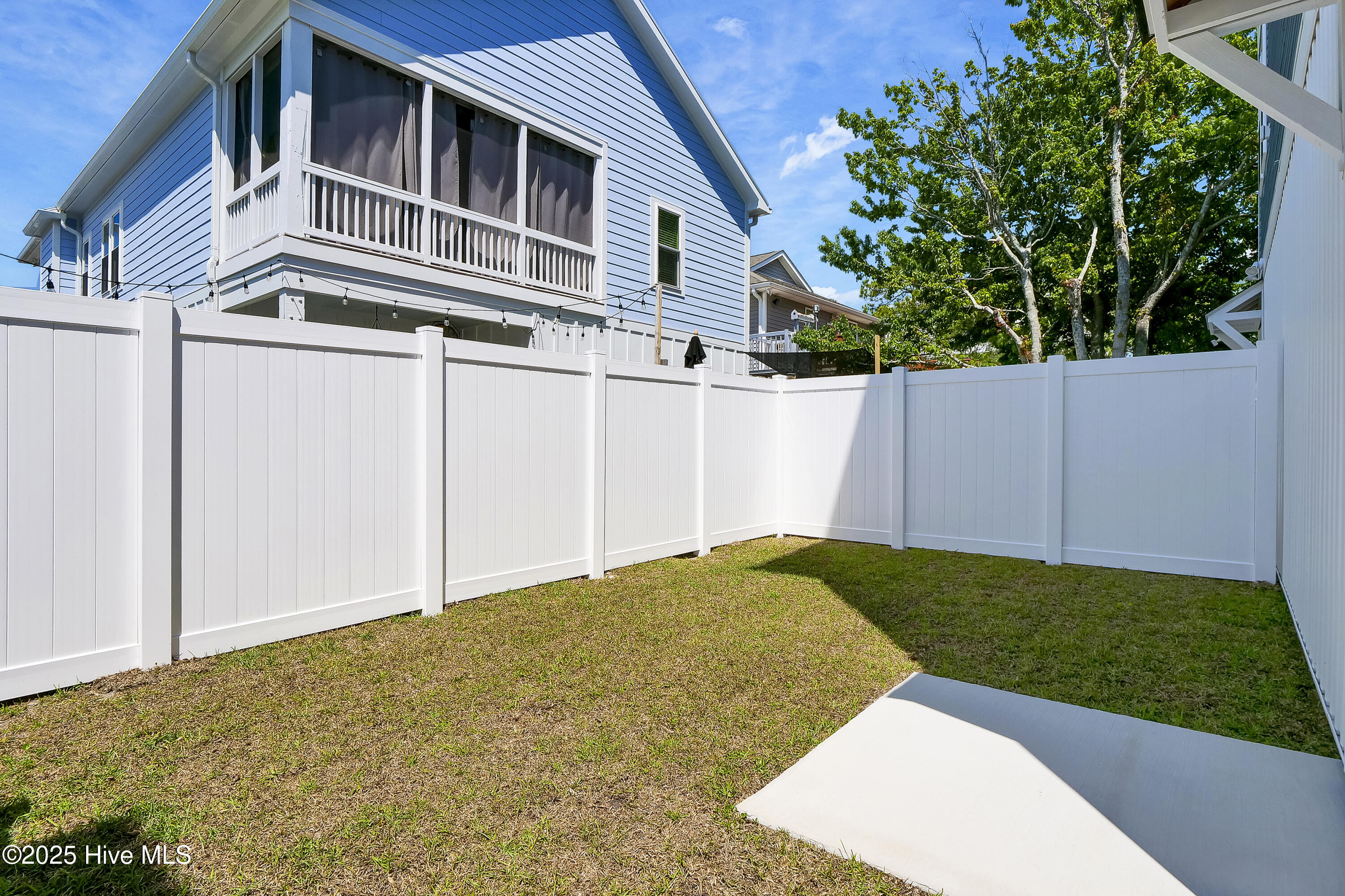 100479078 | Photo 30