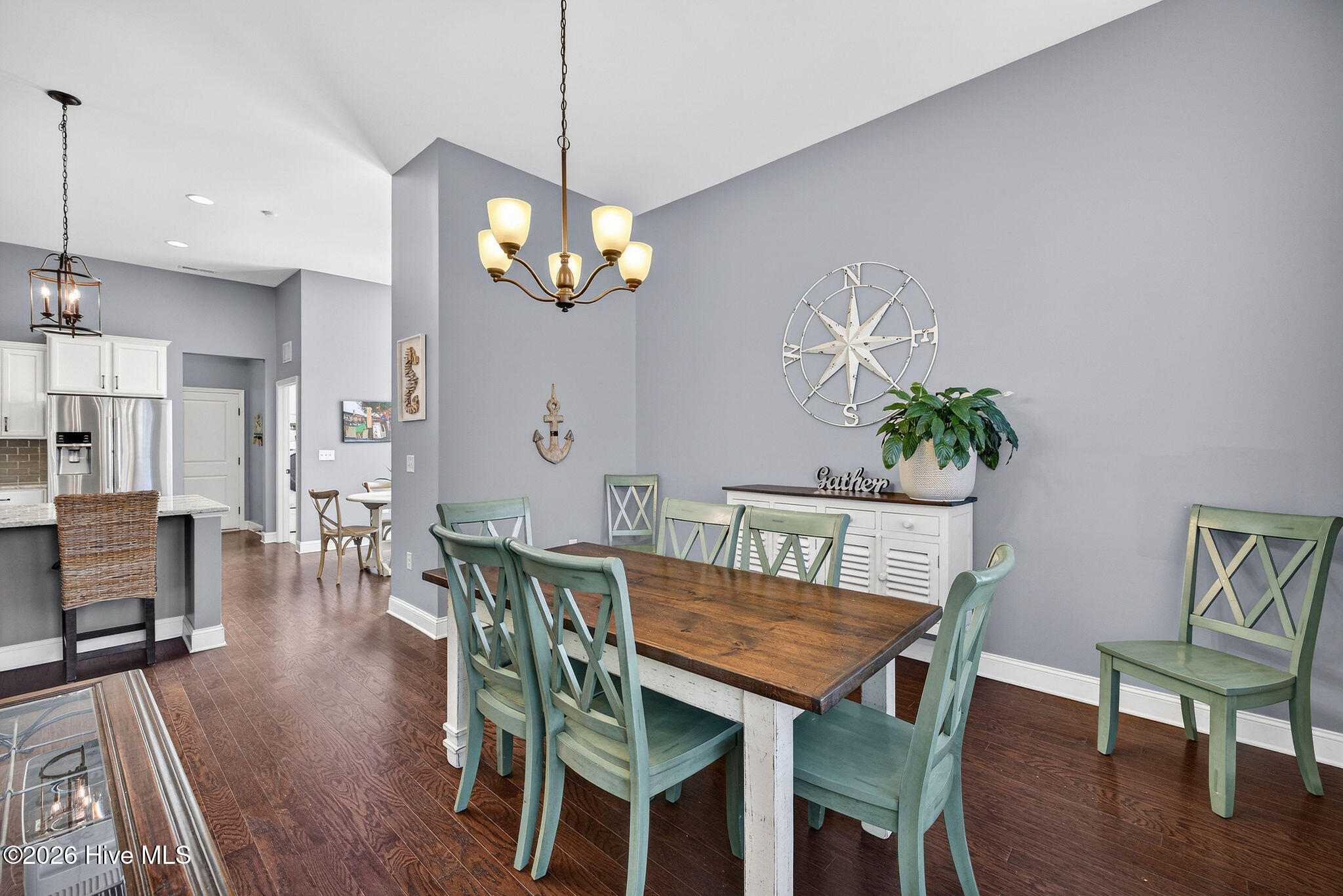 100547189 | Photo 11