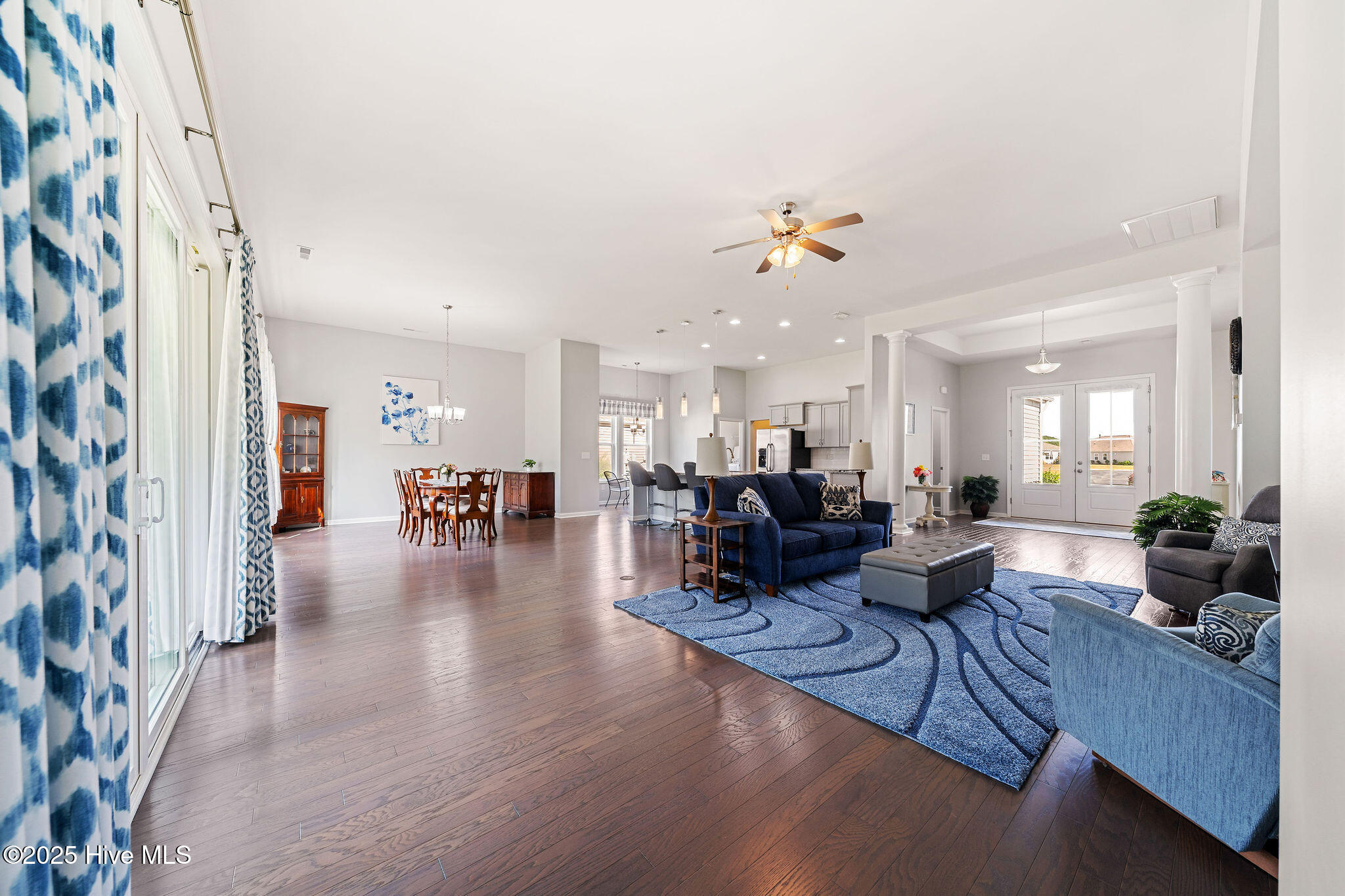 100550824 | Photo 24