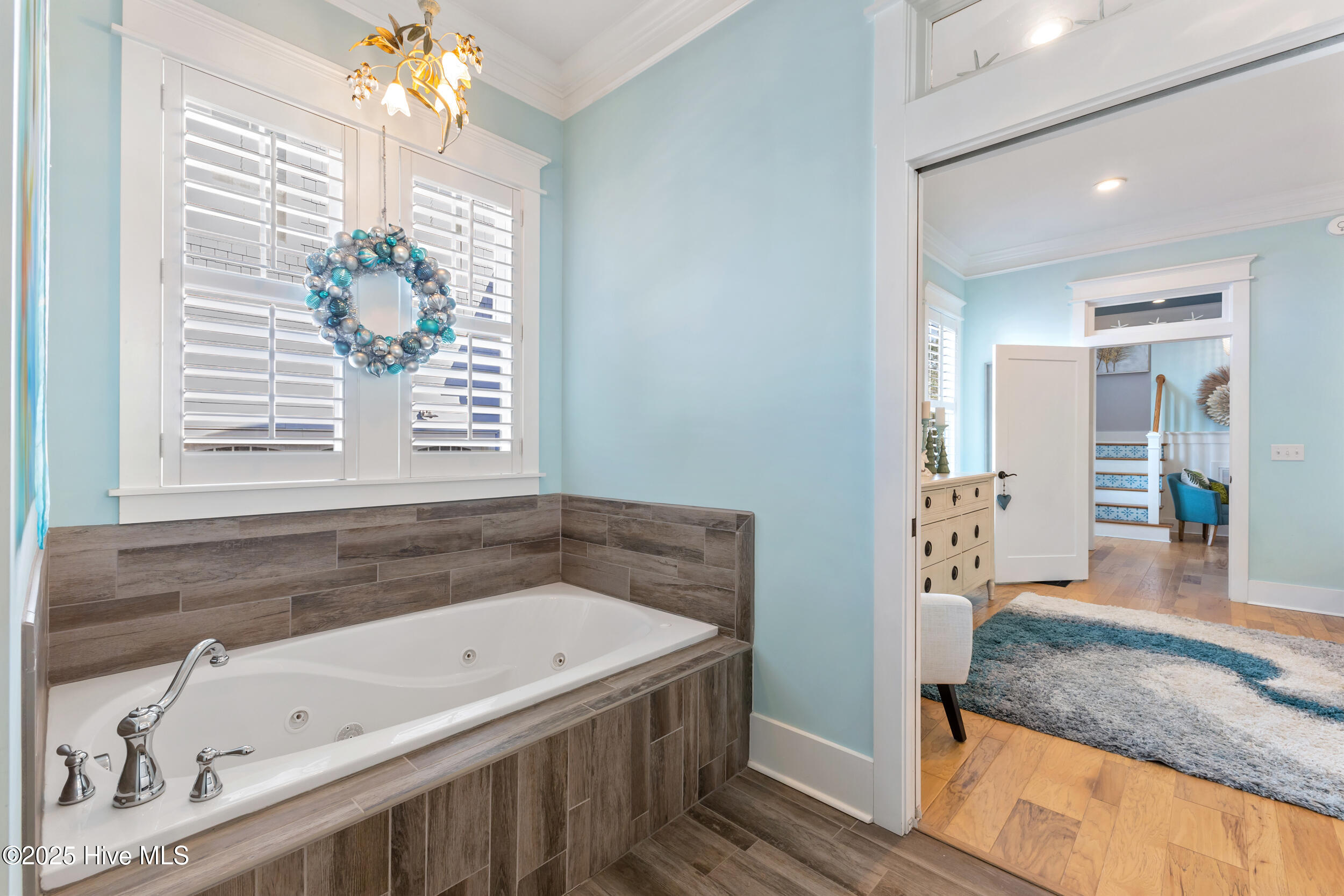 100543179 | Photo 35