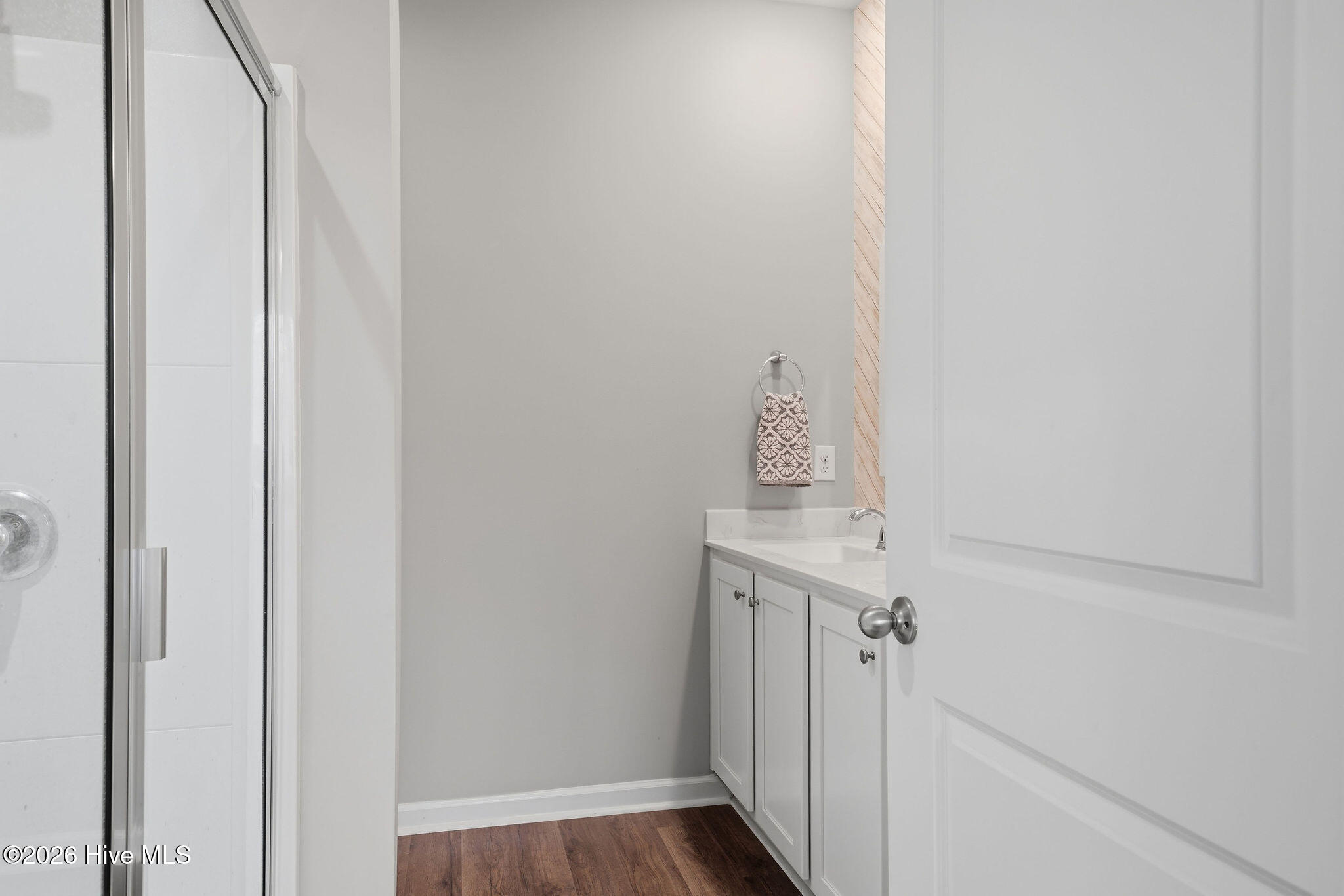 100560678 | Photo 26