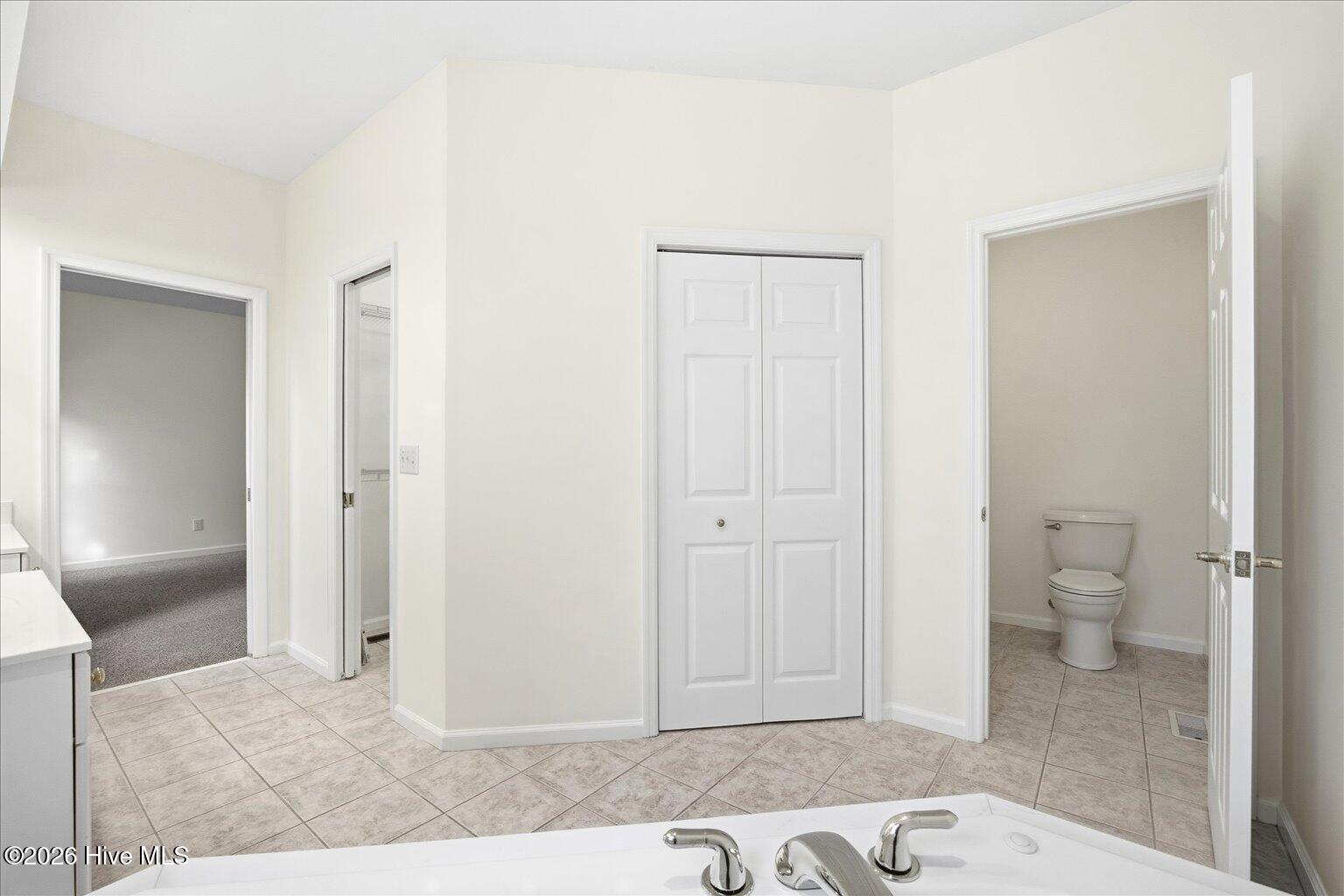 100548784 | Photo 27