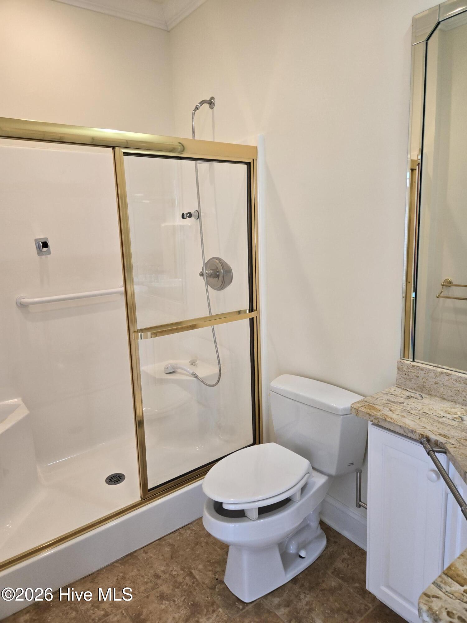 100545211 | Photo 33