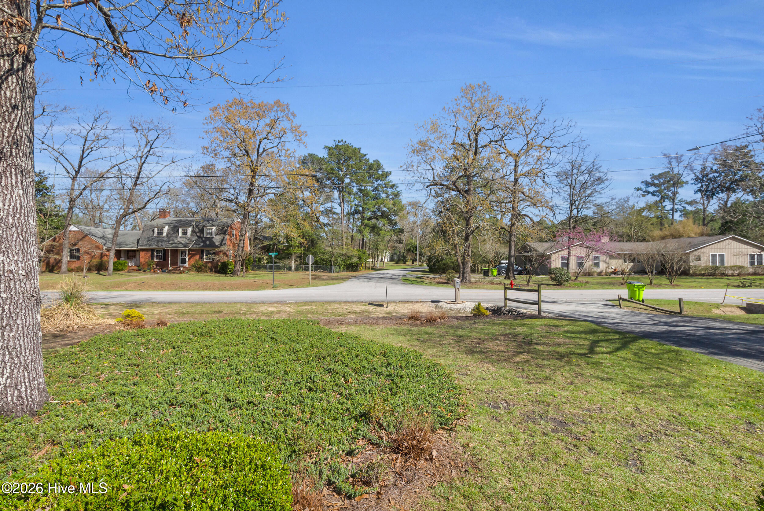 609 Edgehill Road,Trent Woods