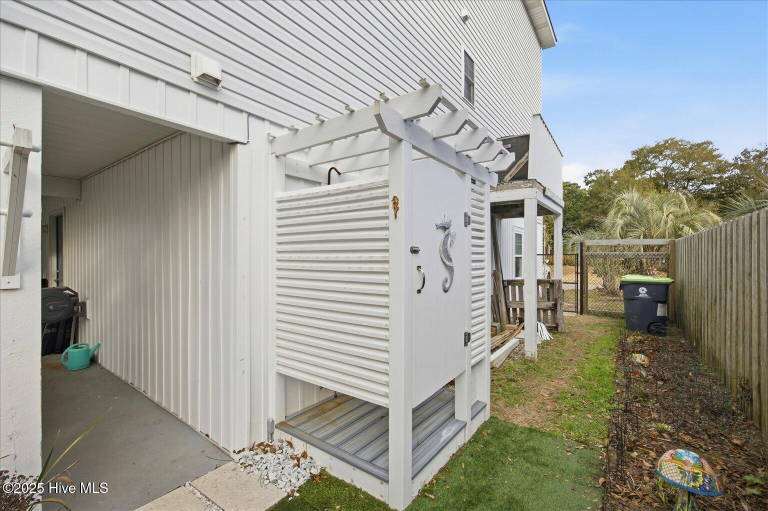 100546689 | Photo 41