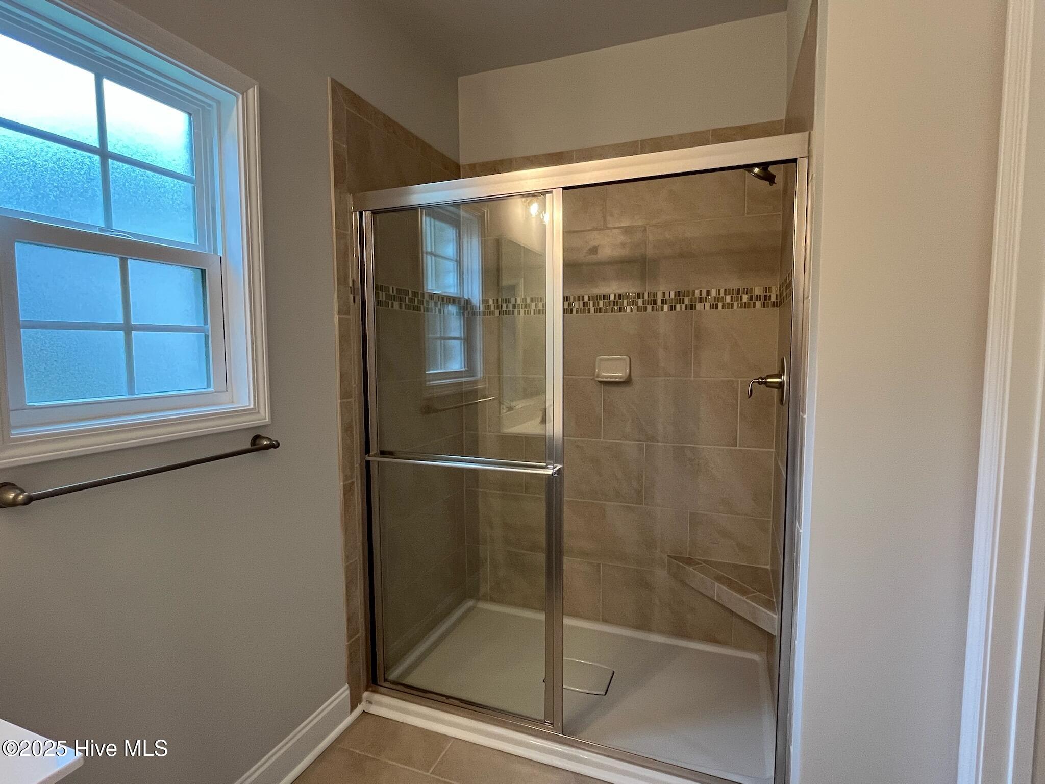 100423282 | Photo 25