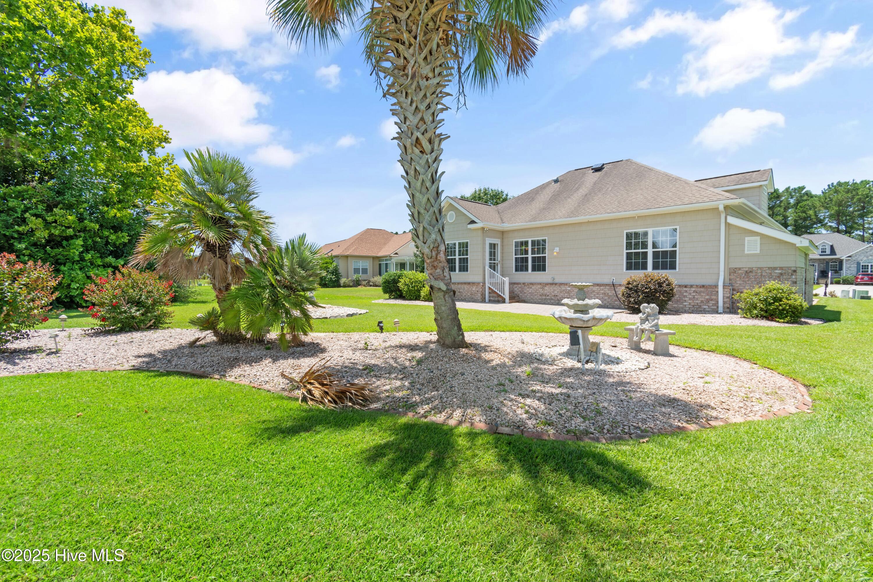 100518385 | Photo 35