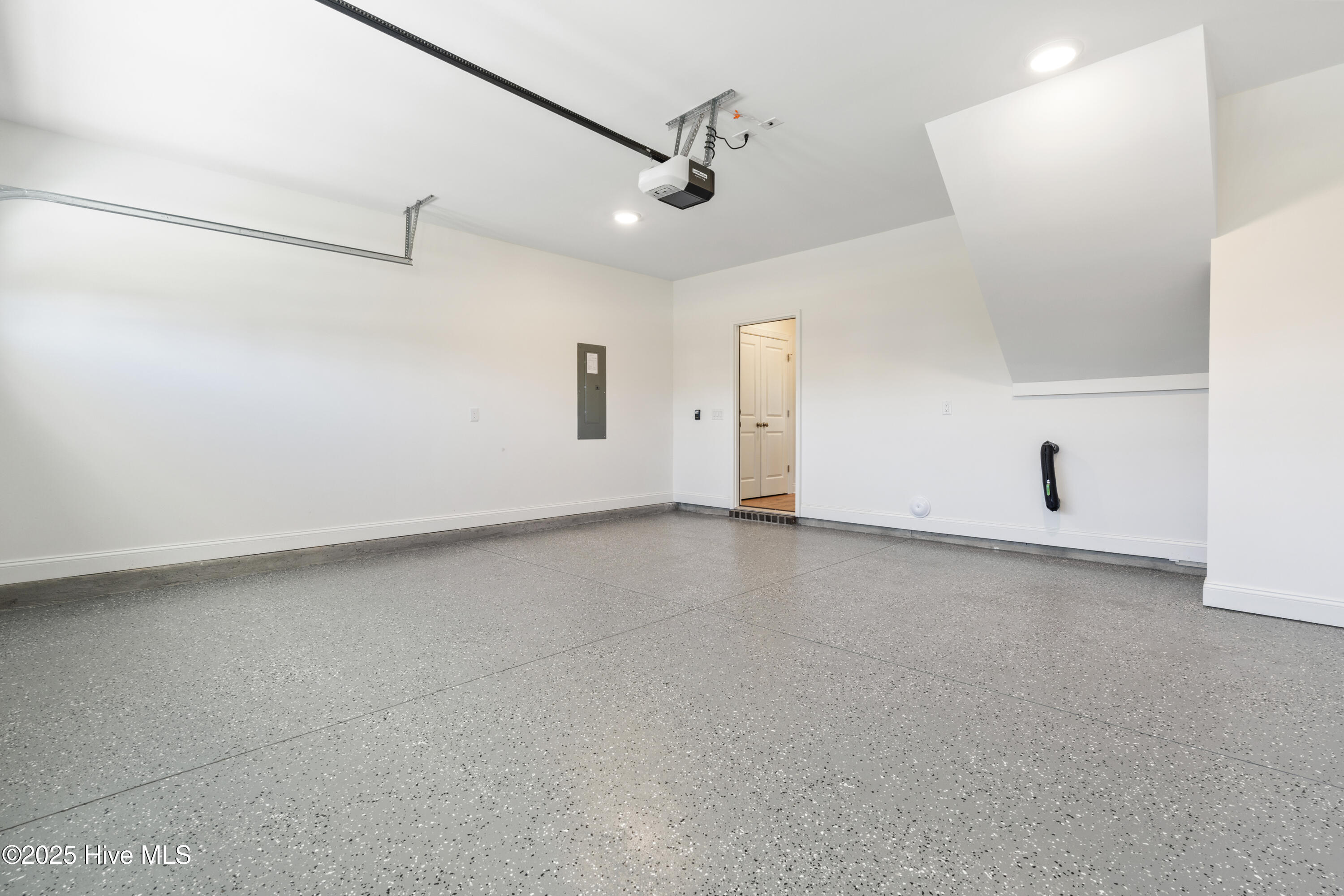 100515288 | Photo 30