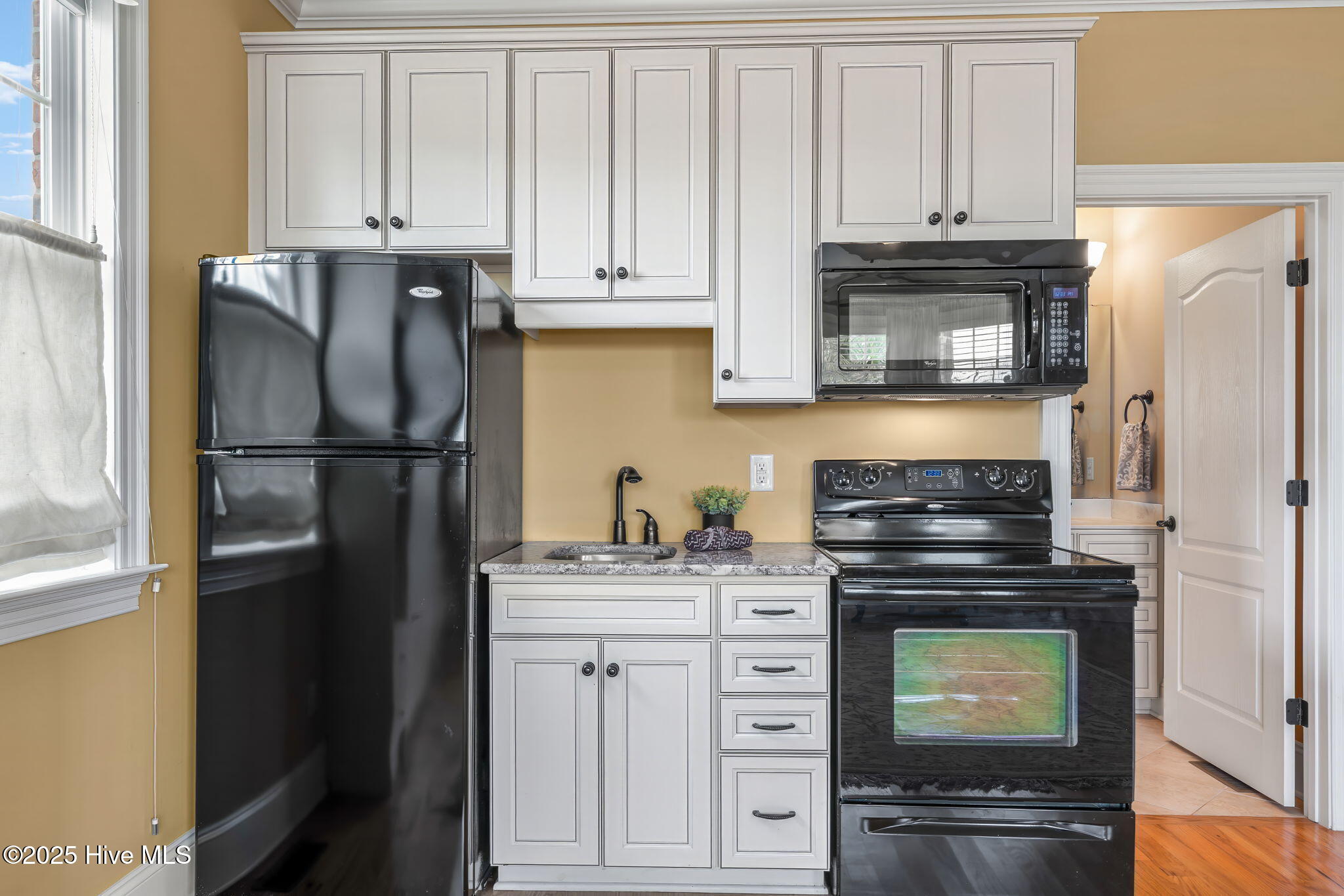 100544684 | Photo 43