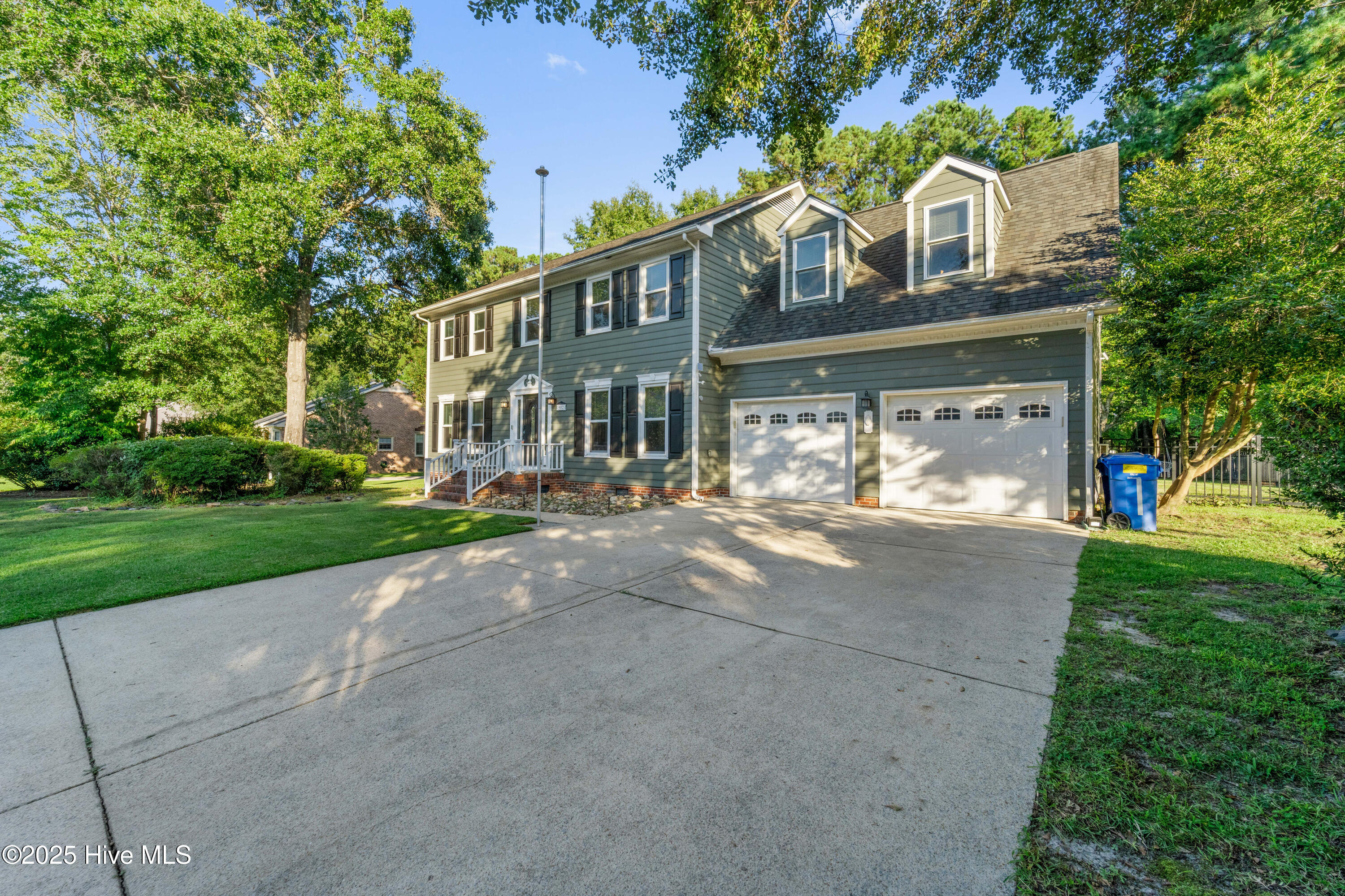 100527968 | Photo 63